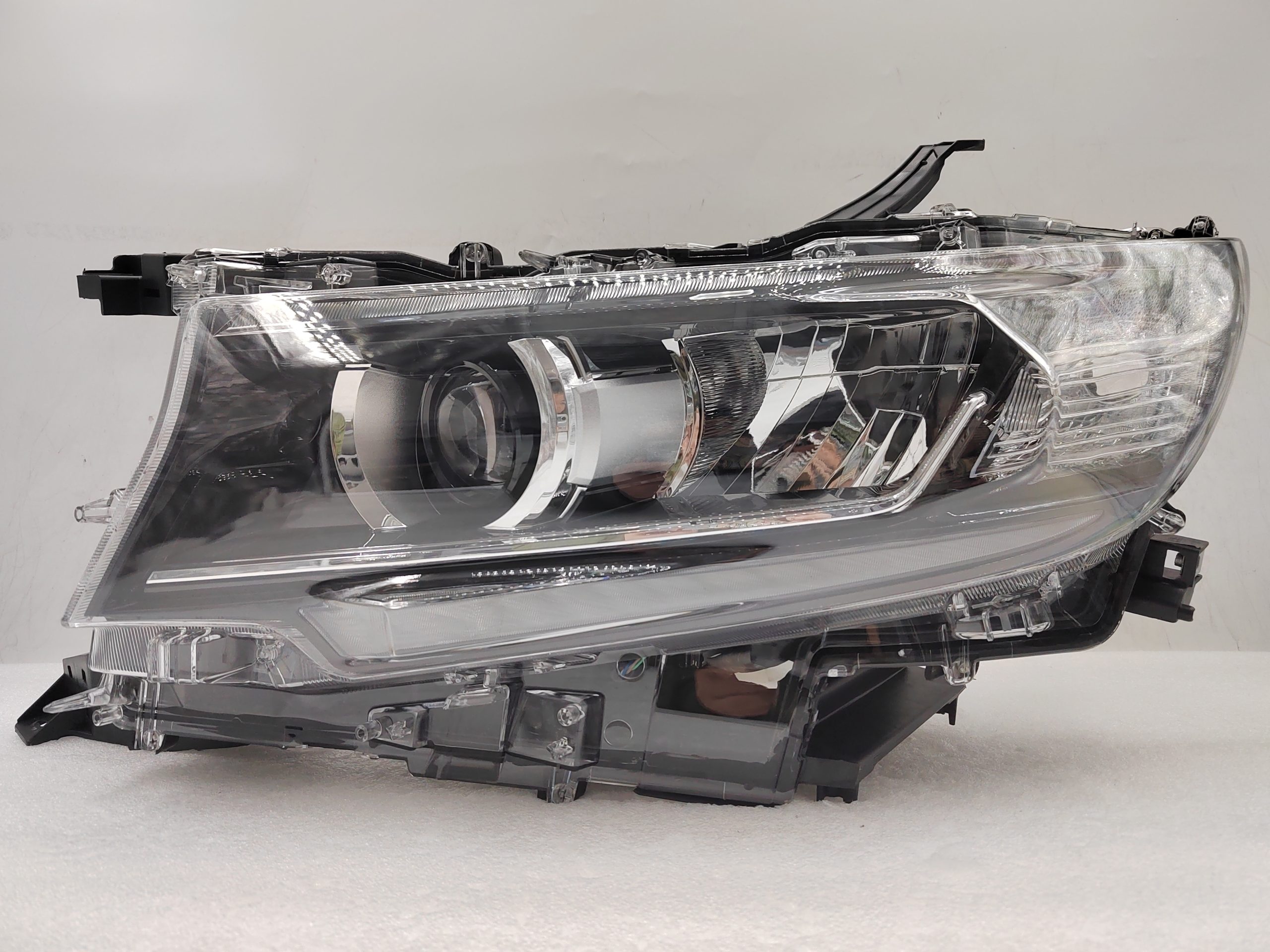 TOYOTA LANDCRUISER PRADO 150 GDJ150R 2018-2022 LED L.H.S HEADLIGHT ASSEMBLY