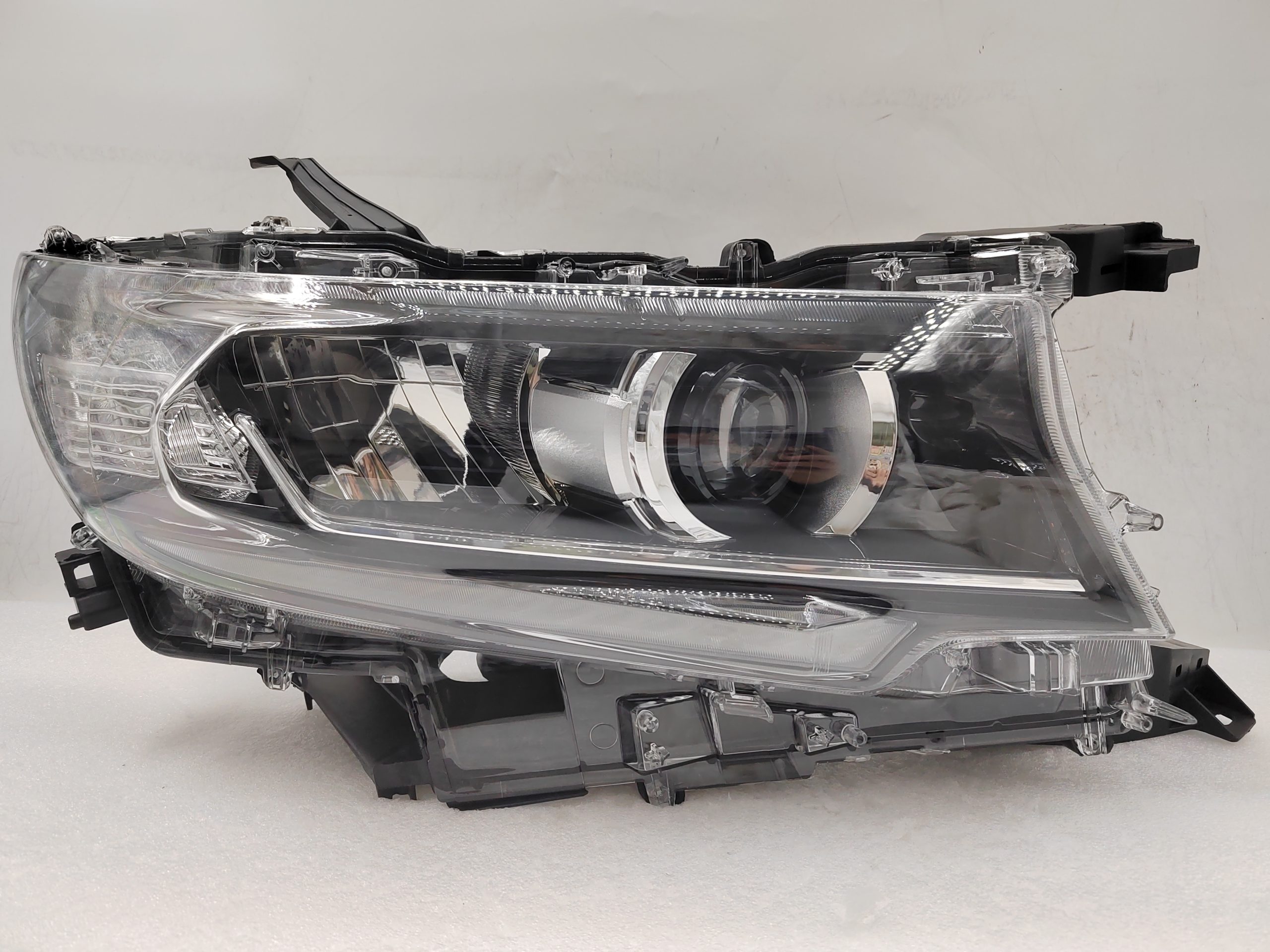 TOYOTA LANDCRUISER PRADO 150 GDJ150R 2018-2022 LED R.H.S HEADLIGHT ASSEMBLY