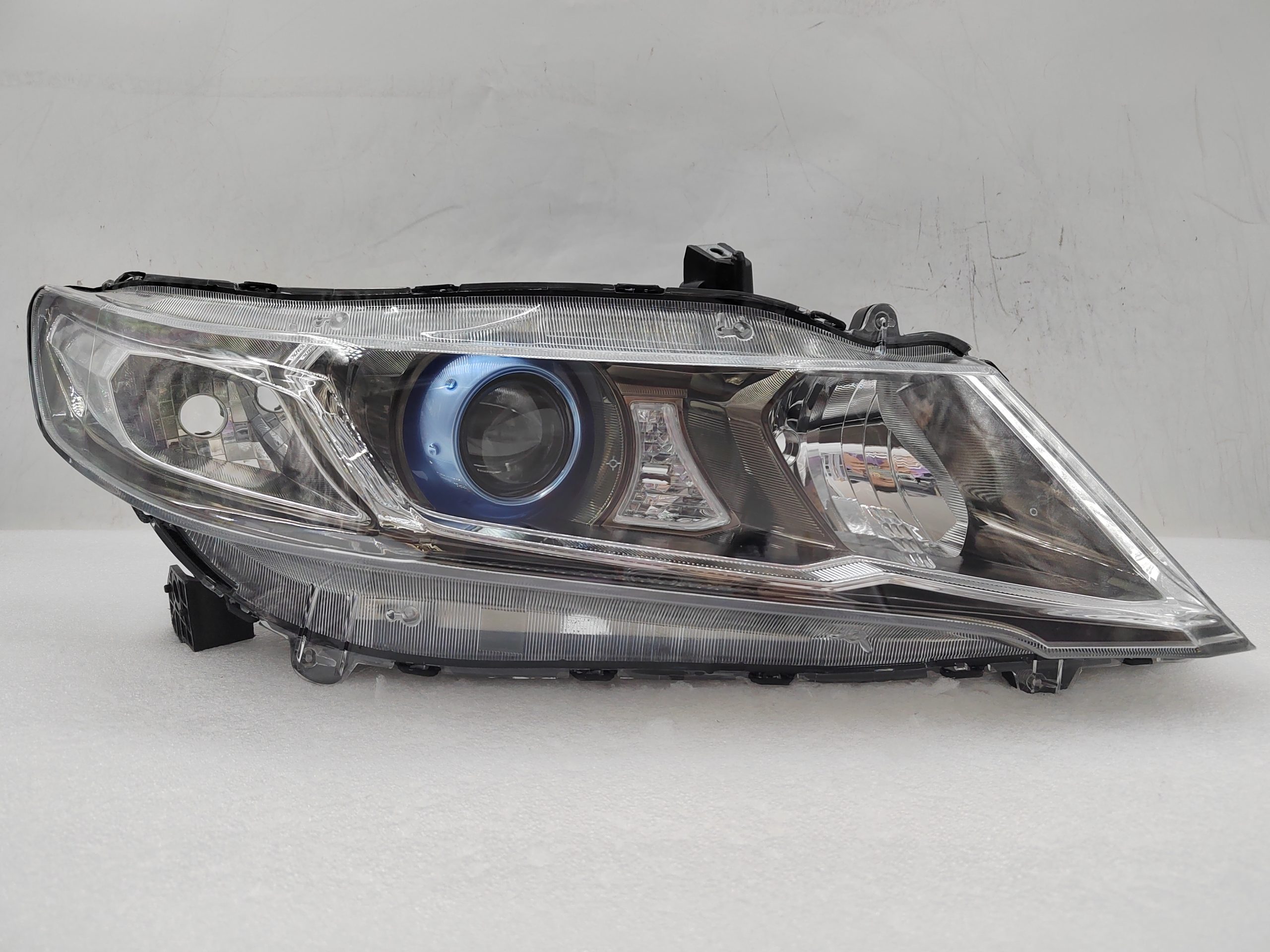 HONDA ODYSSEY RB3 2009-2014 XENON R.H.S HEADLIGHT ASSEMBLY