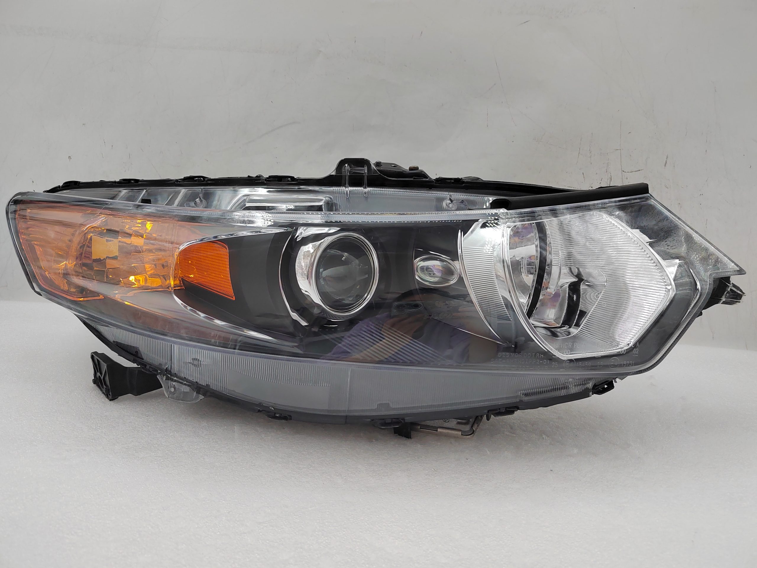HONDA ACCORD 8 2009-2014 XENON R.H.S HEADLIGHT ASSEMBLY