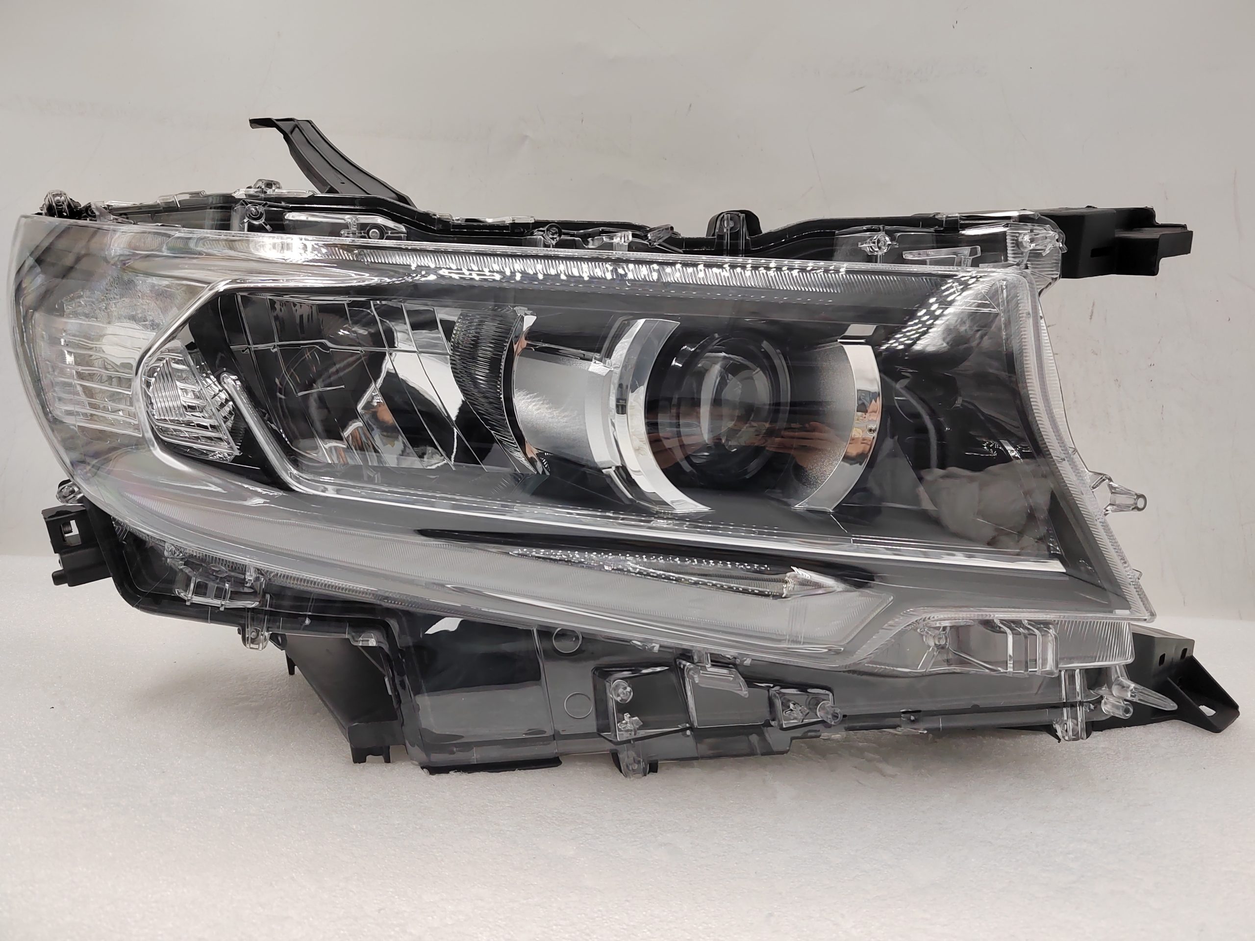 TOYOTA LANDCRUISER PRADO 150 GDJ150R 2018-2022 LED R.H.S HEADLIGHT ASSEMBLY