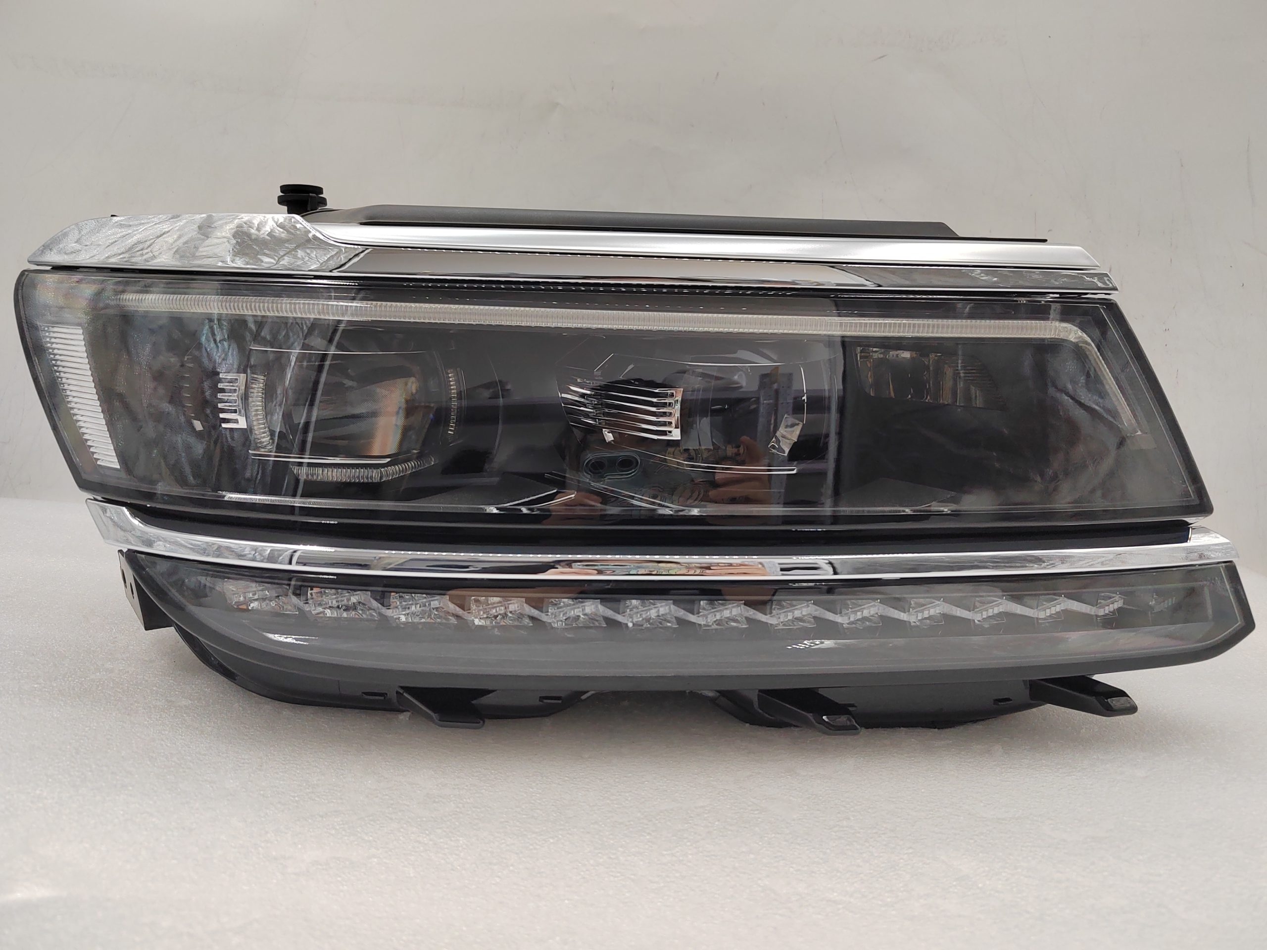VOLKSWAGEN TIGUAN 2017-2020 LED R.H.S HEADLIGHT ASSEMBLY