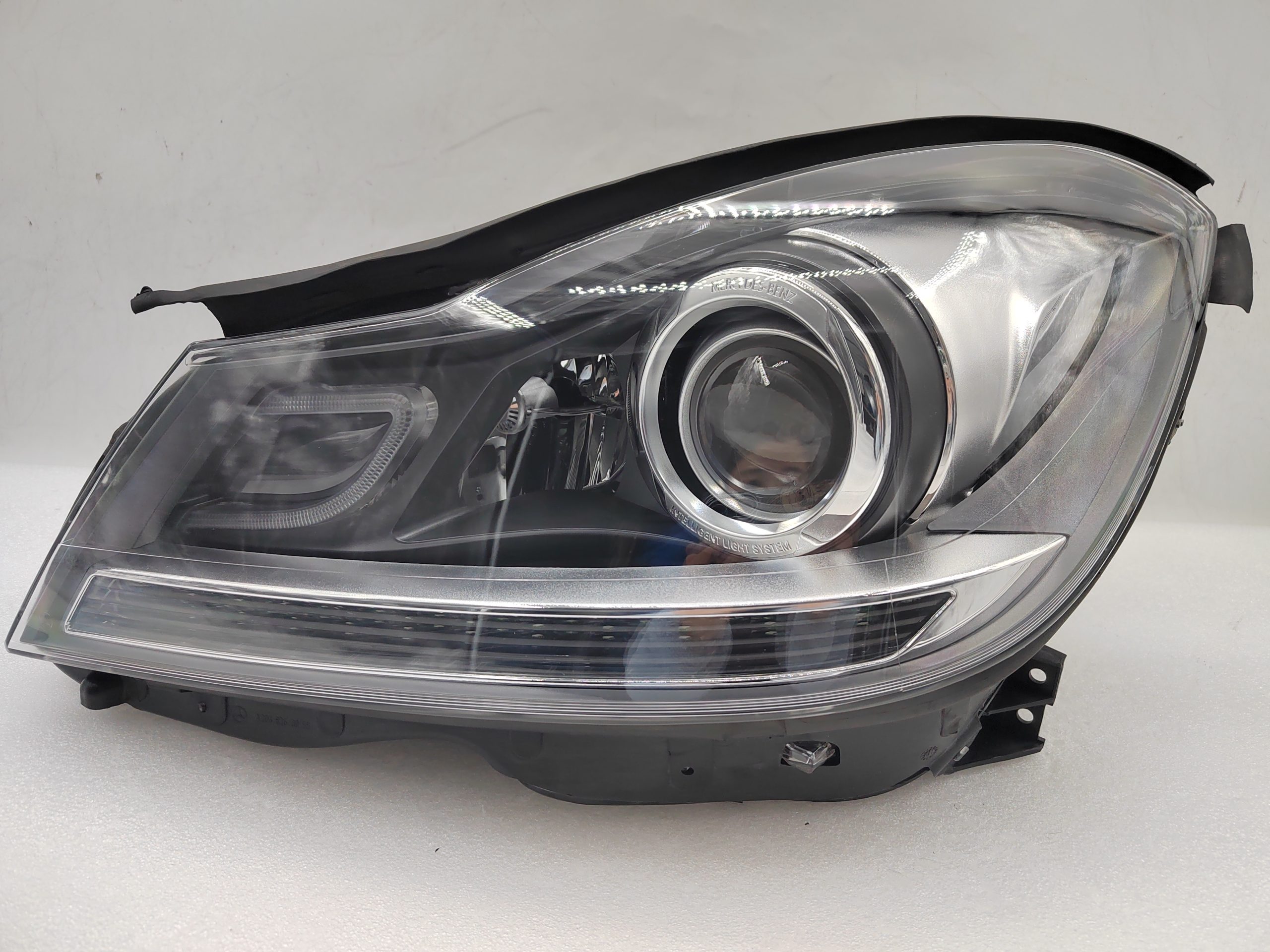 MERCEDES-BENZ C-CLASS W204 2012-2013 XENON L.H.S HEADLIGHT ASSEMBLY