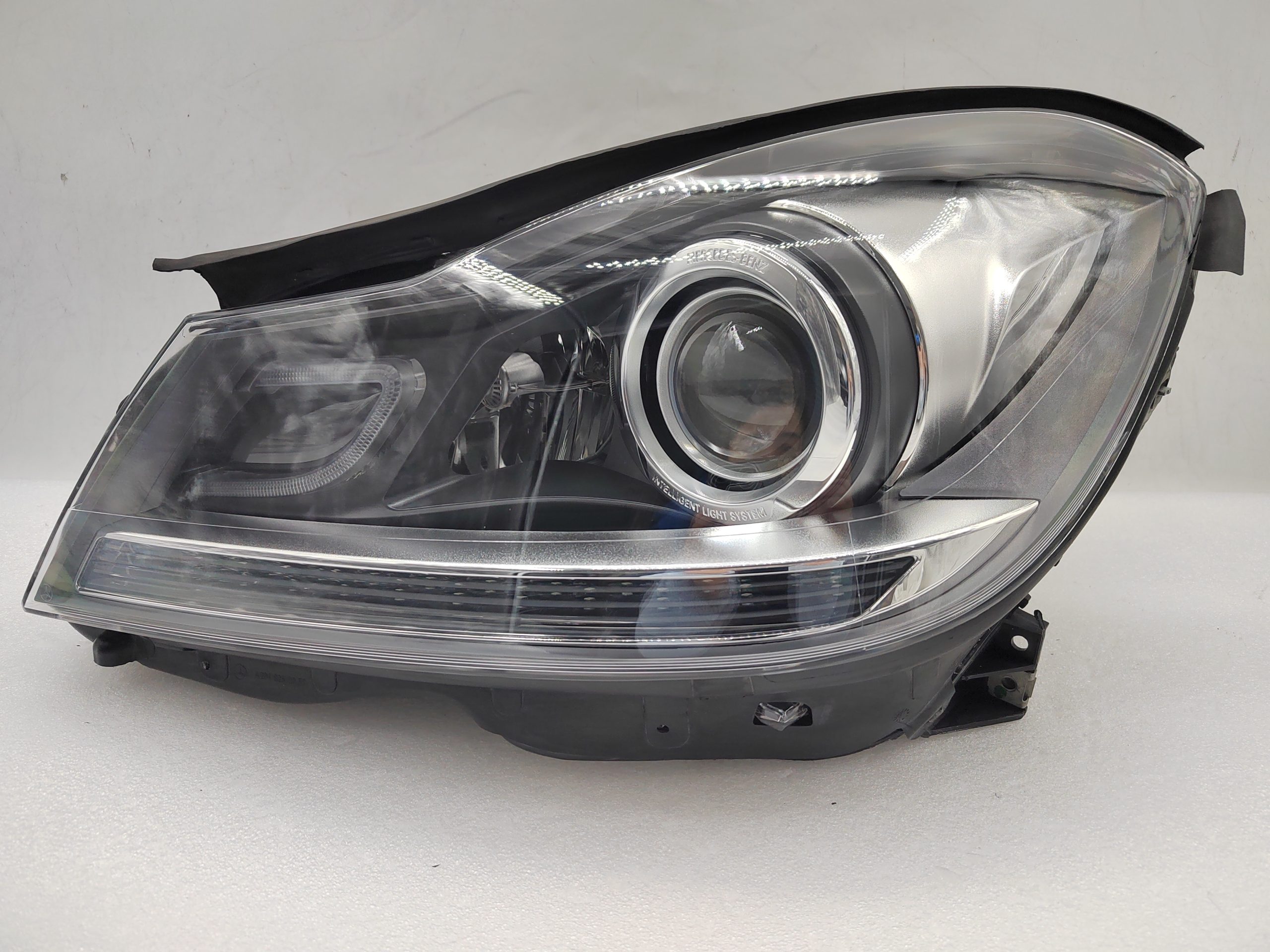 MERCEDES-BENZ C-CLASS W204 2012-2013 XENON L.H.S HEADLIGHT ASSEMBLY