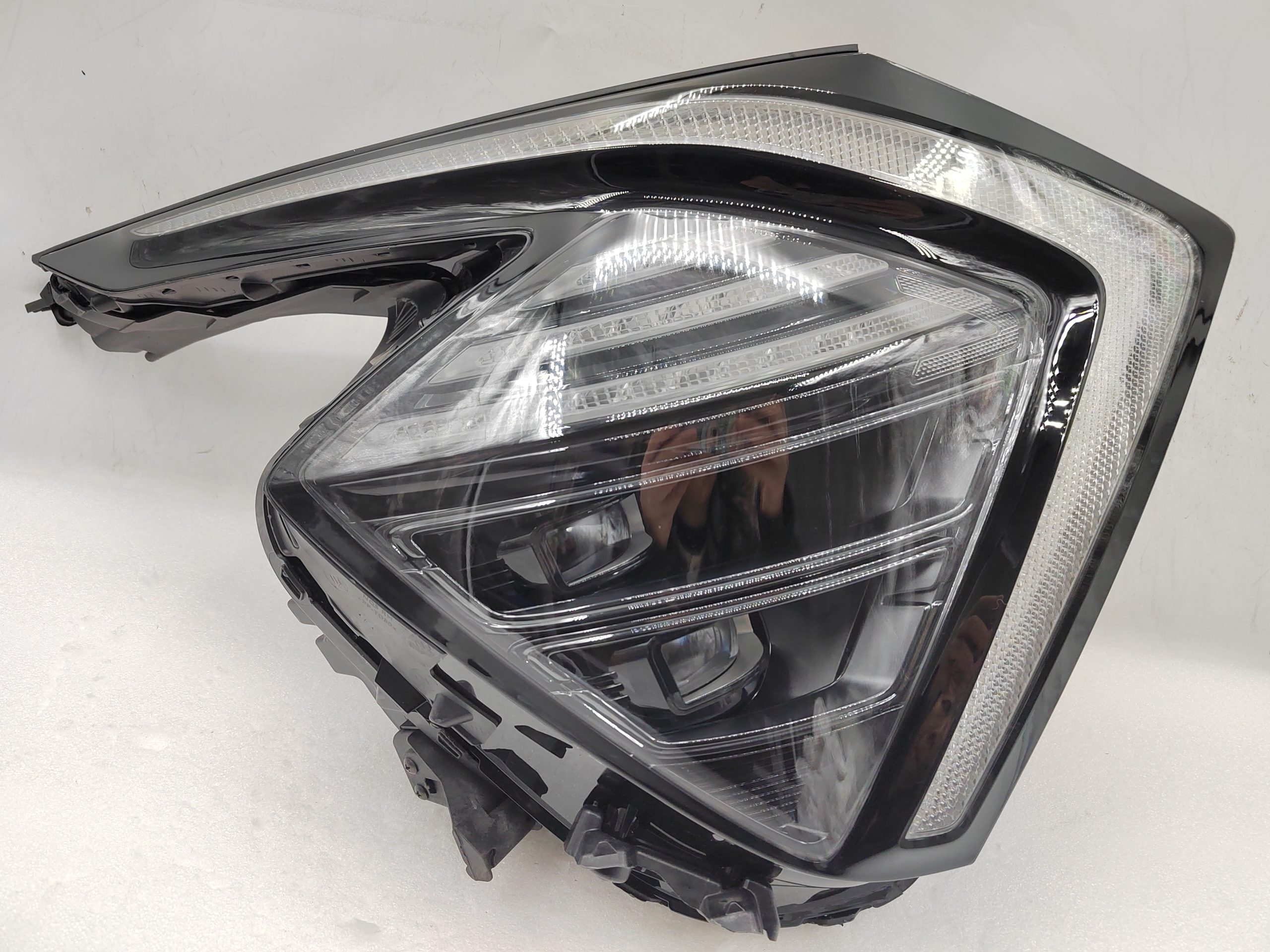 KIA SPORTAGE 2022-2024 LED R.H.S HEADLIGHT ASSEMBLY