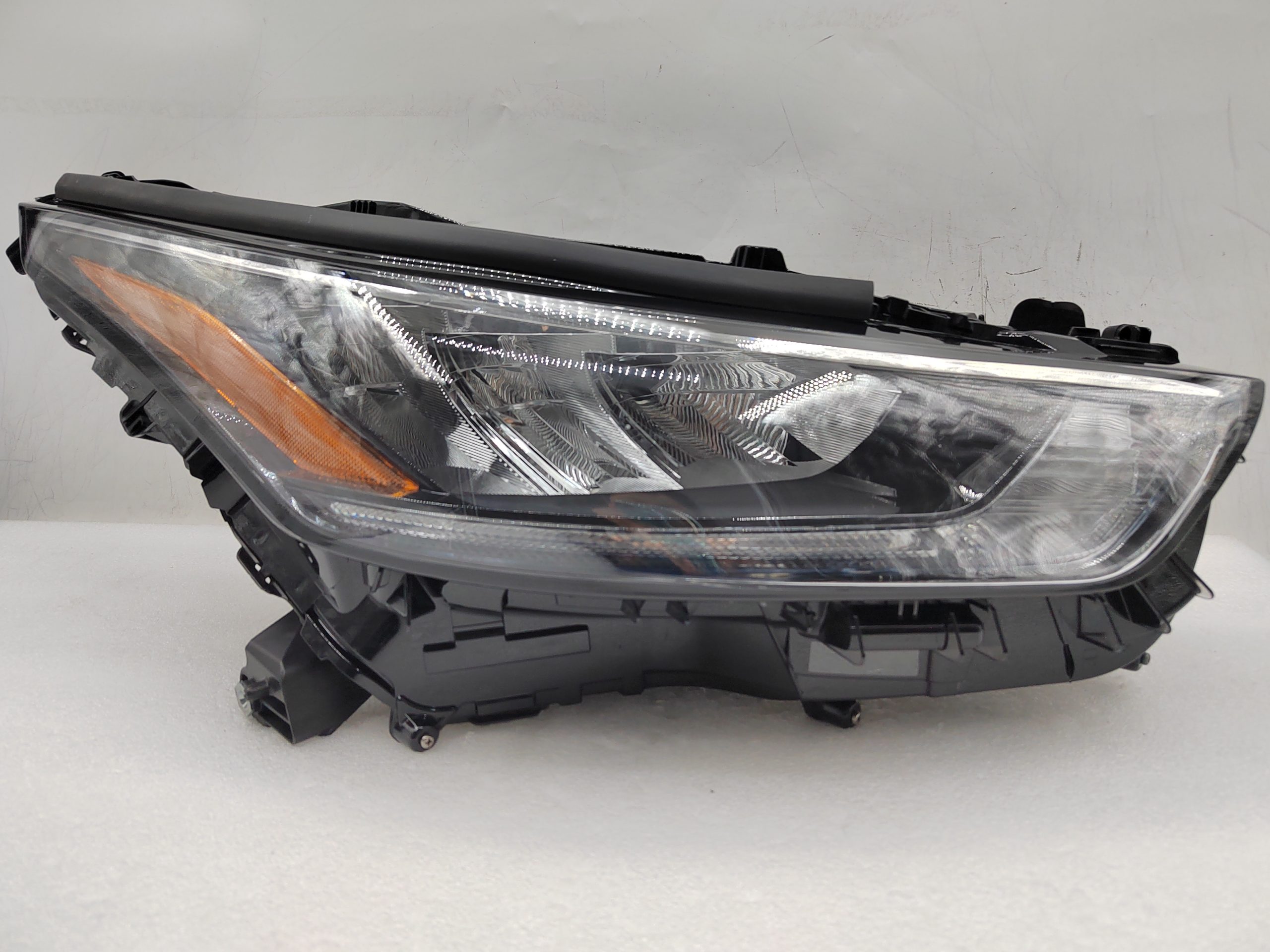 TOYOTA KLUGER 2020-2023 LED R.H.S HEADLIGHT ASSEMBLY