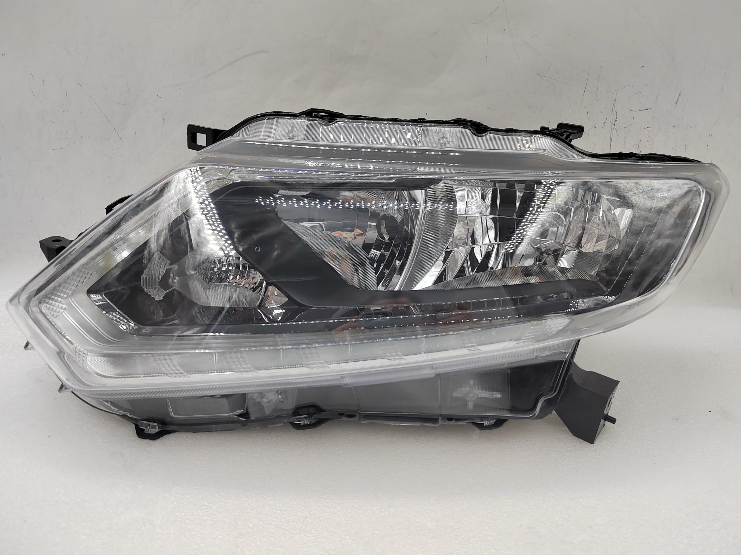 NISSAN X-TRAIL 2014-2016 HALOGEN L.H.S HEADLIGHT ASSEMBLY