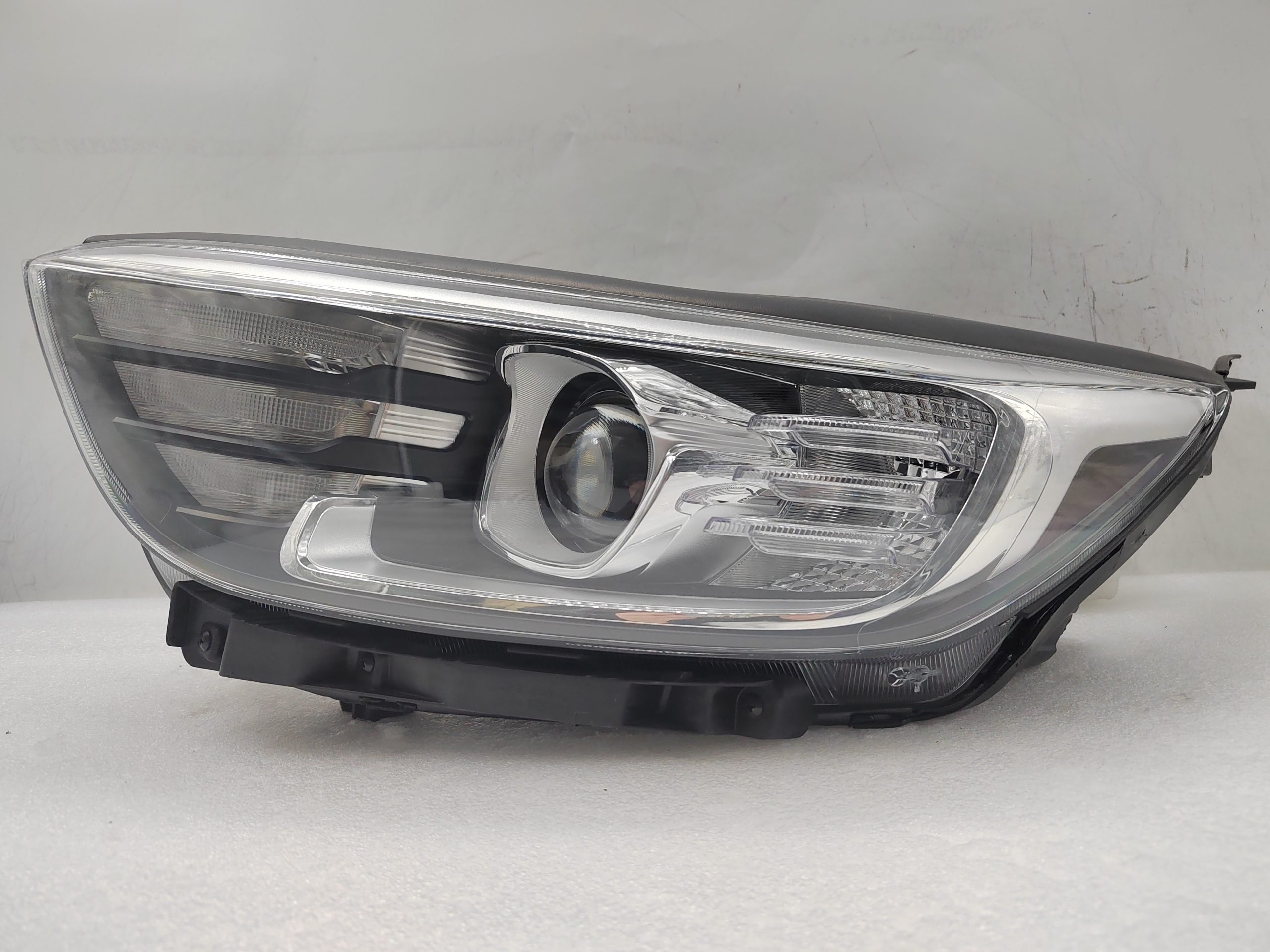 KIA STONIC 2021-2023 HALOGEN L.H.S HEADLIGHT ASSEMBLY