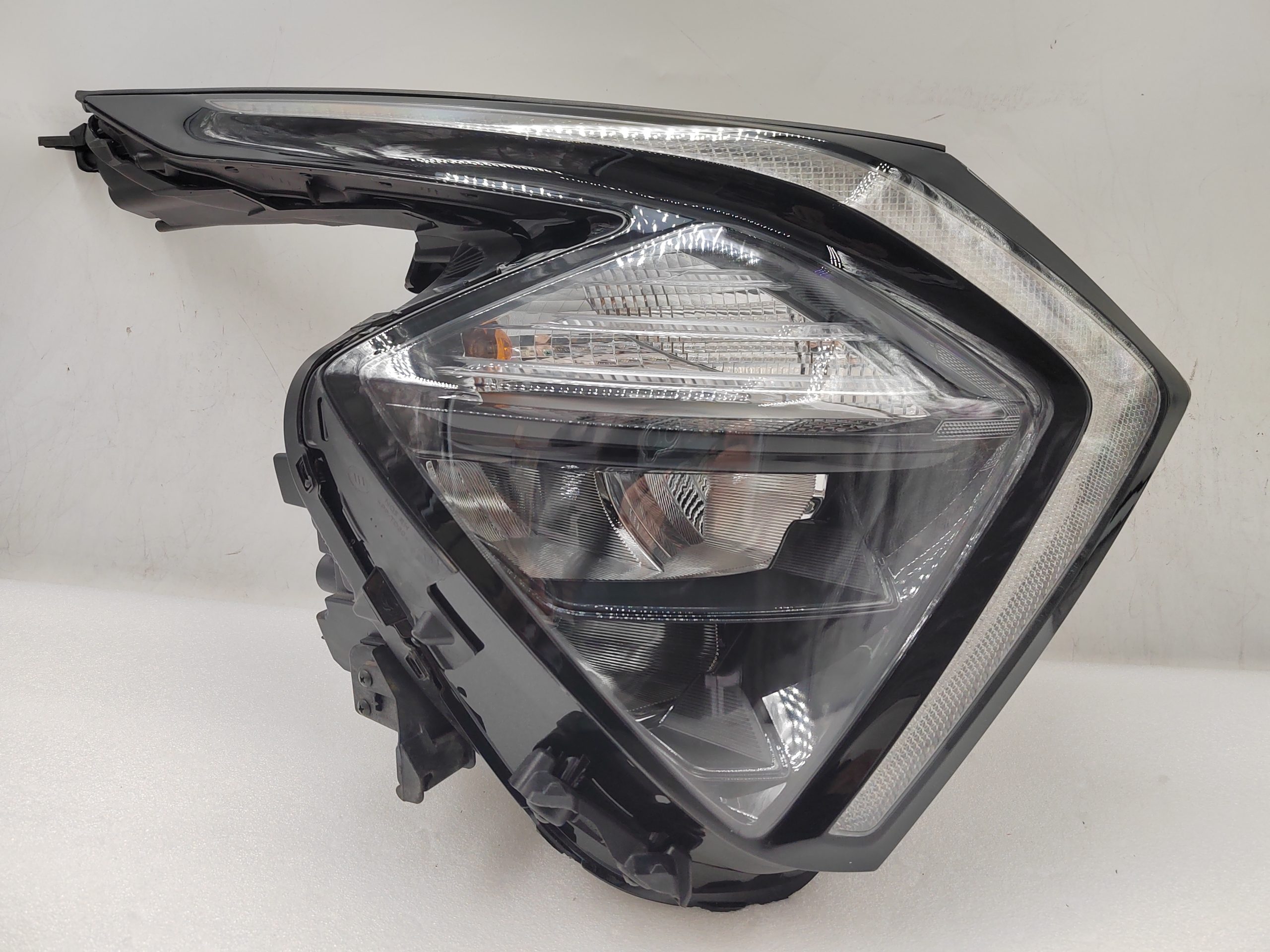 KIA SPORTAGE 2022-2024 LED R.H.S HEADLIGHT ASSEMBLY