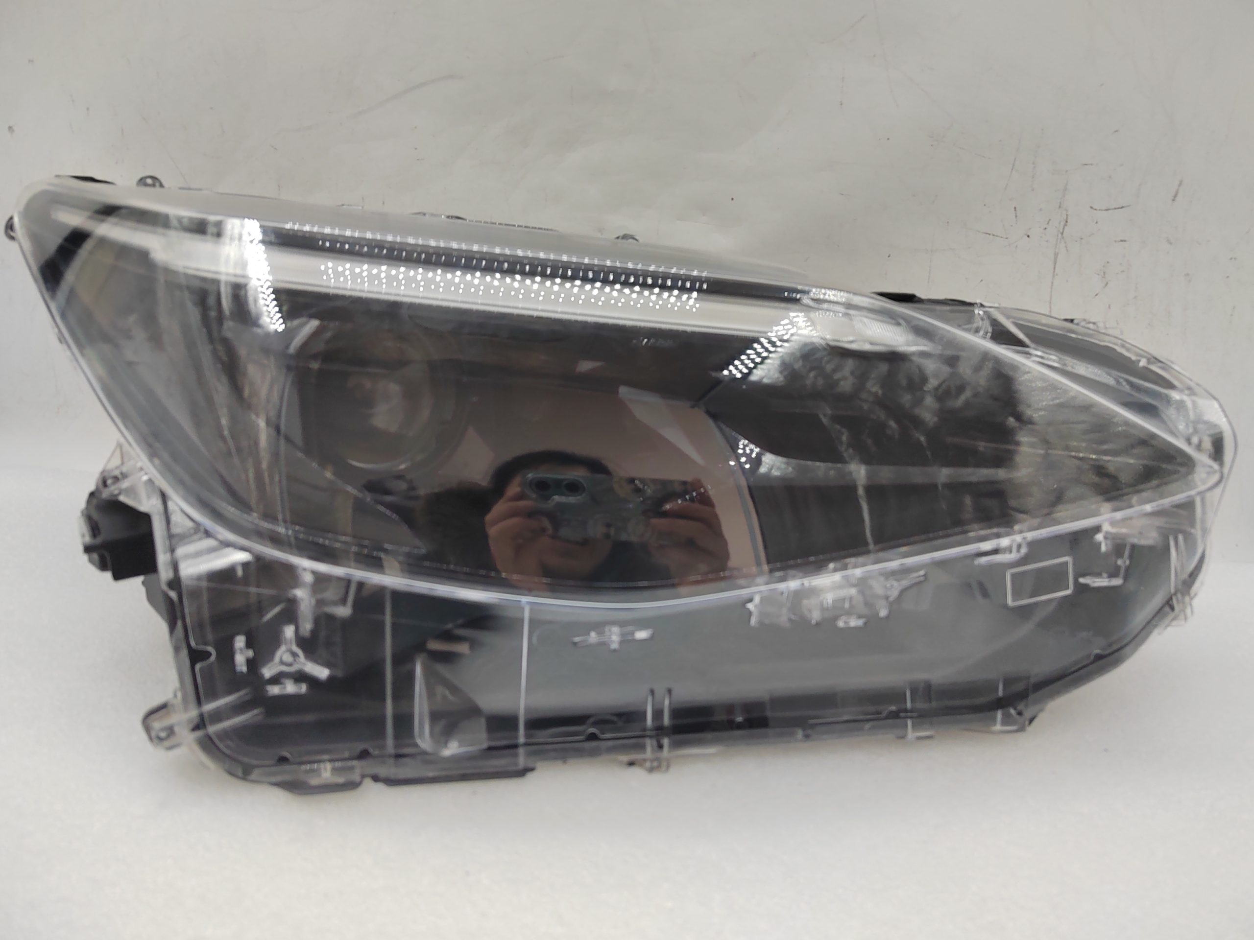 TOYOTA YARIS CROSS MXPB10 2020-2023 HALOGEN R.H.S HEADLIGHT ASSEMBLY