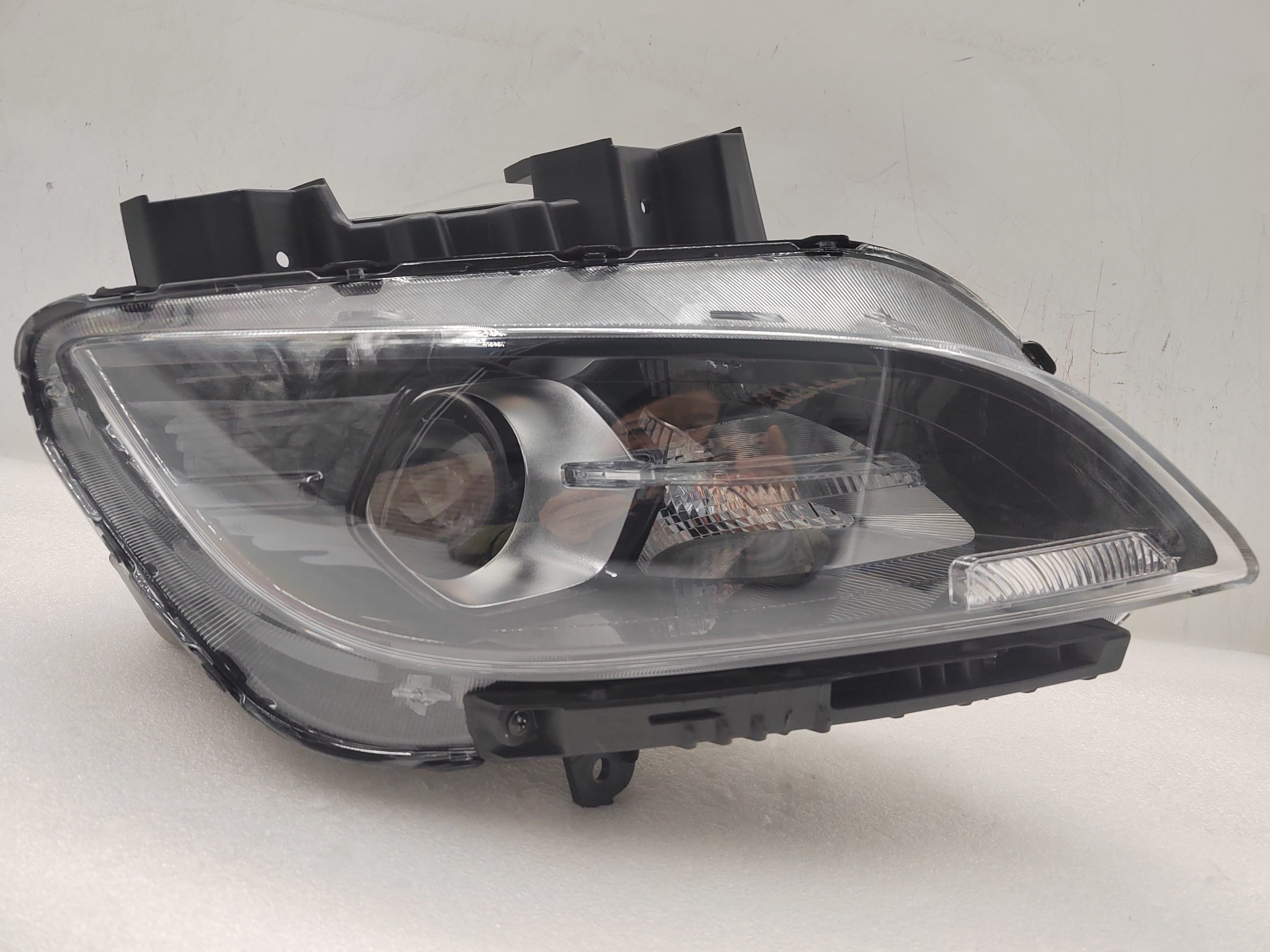 HYUNDAI KONA 2021-2023 HALOGEN R.H.S HEADLIGHT ASSEMBLY