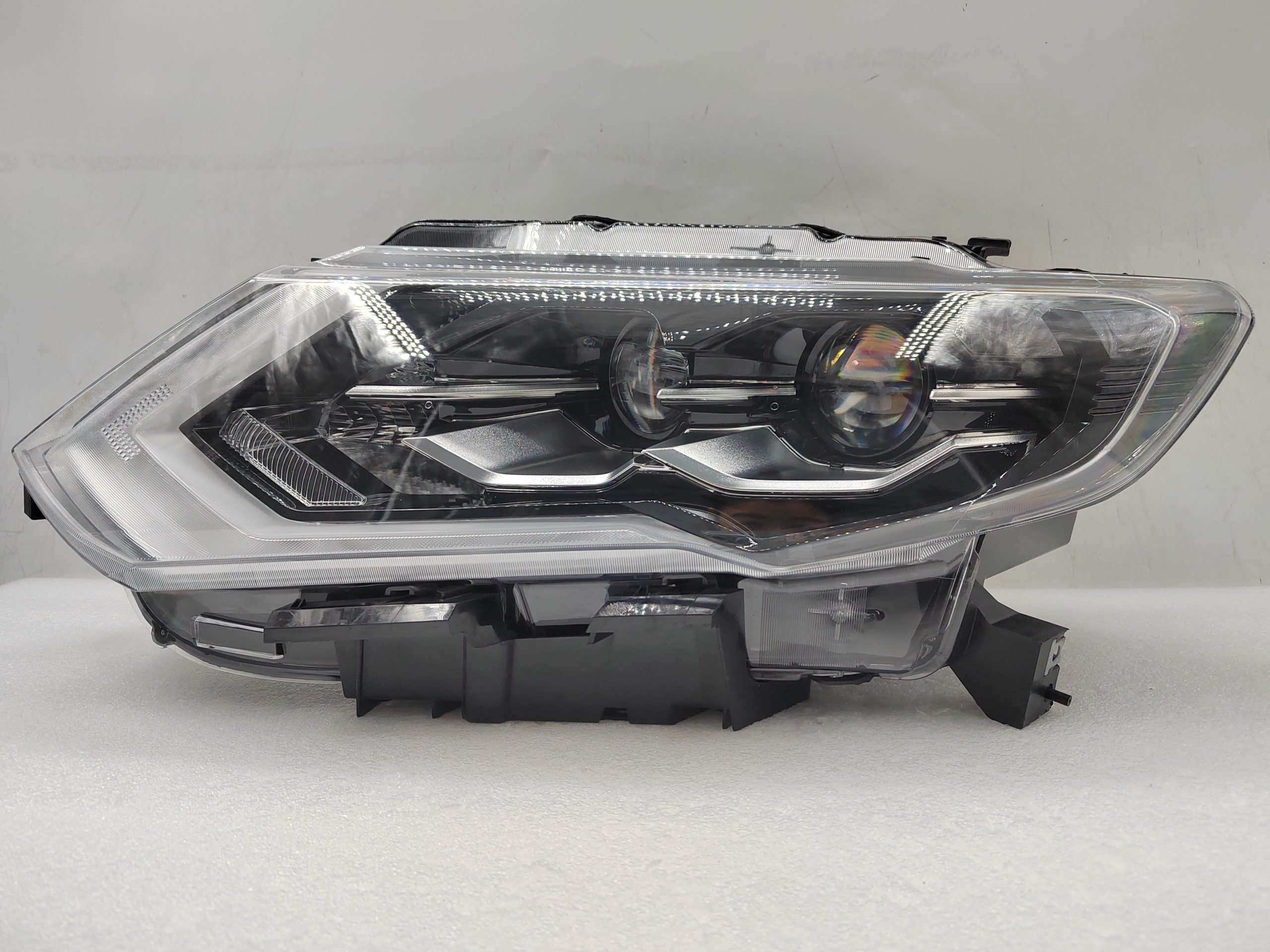 NISSAN X-TRAIL T32 2017-2019 LED L.H.S HEADLIGHT ASSEMBLY