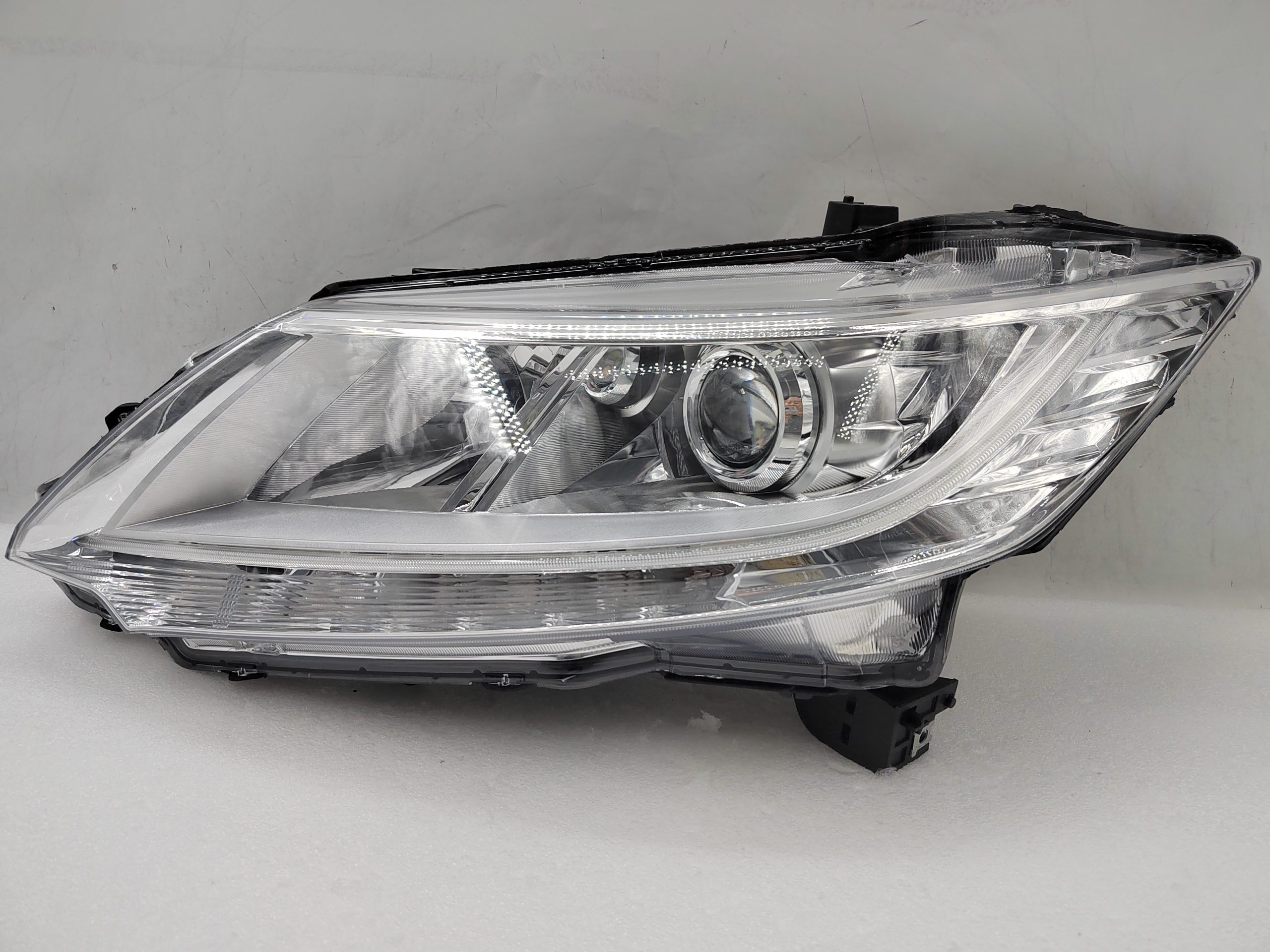 HONDA ODYSSEY DBA-RC1 2015-2017 HALOGEN L.H.S HEADLIGHT ASSEMBLY