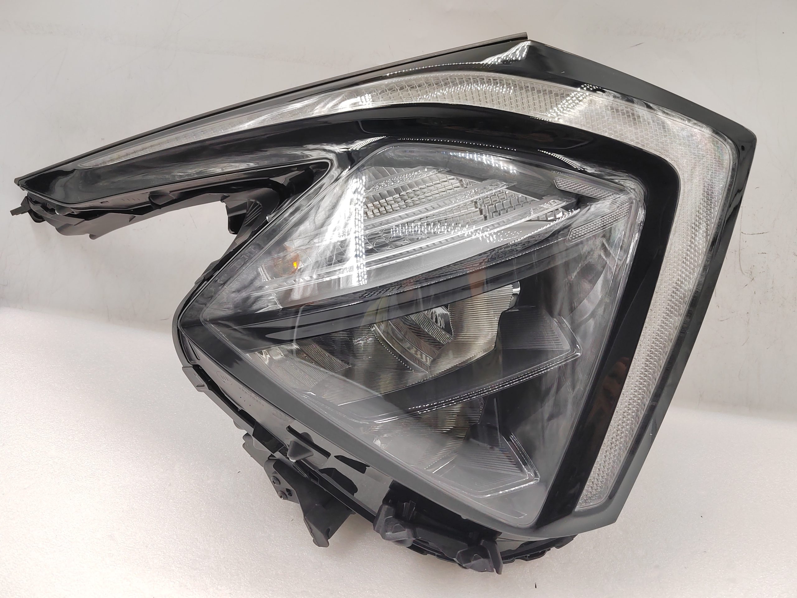 KIA SPORTAGE 2022-2024 LED R.H.S HEADLIGHT ASSEMBLY