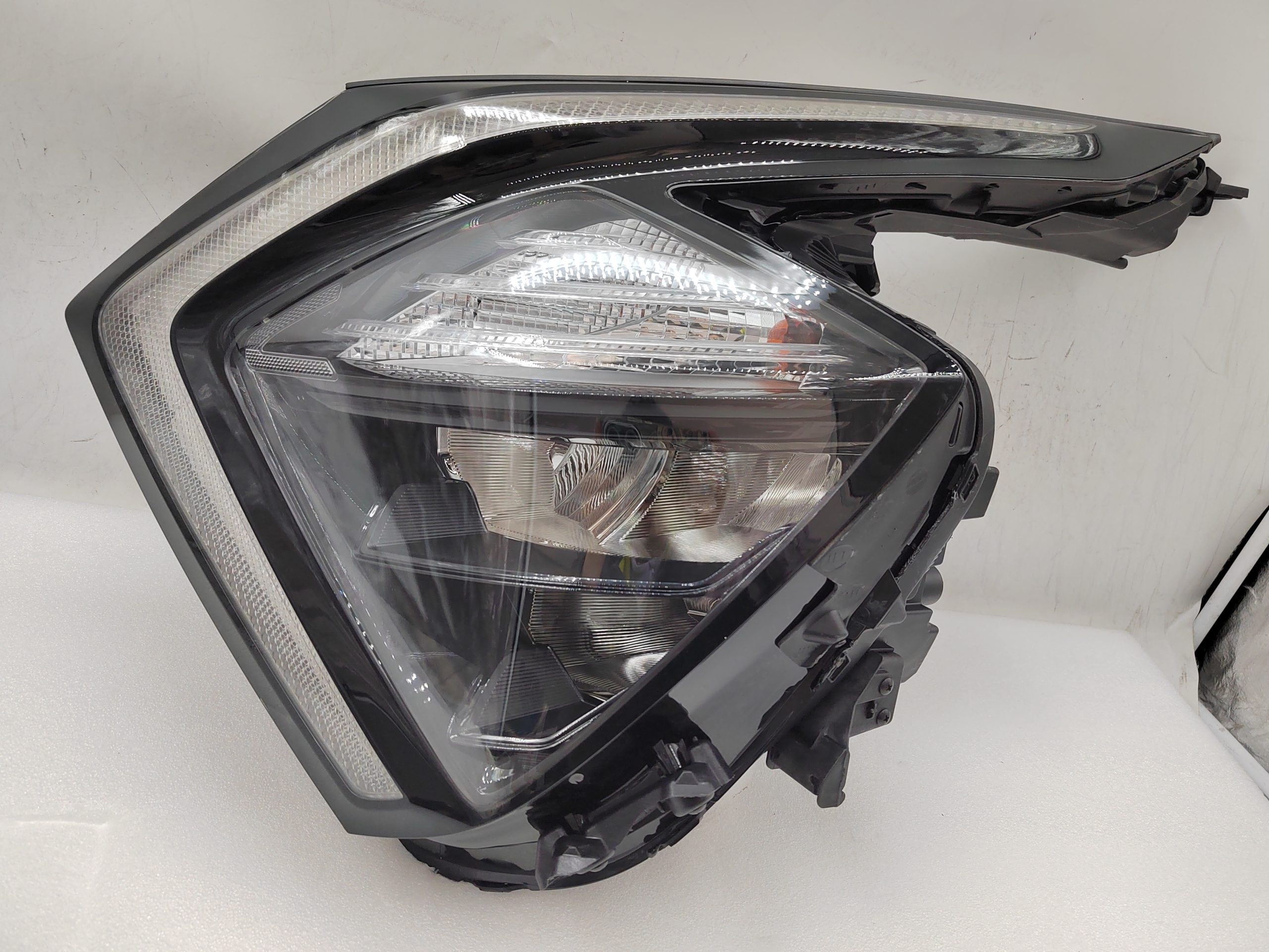 KIA SPORTAGE 2022-2024 LED L.H.S HEADLIGHT ASSEMBLY
