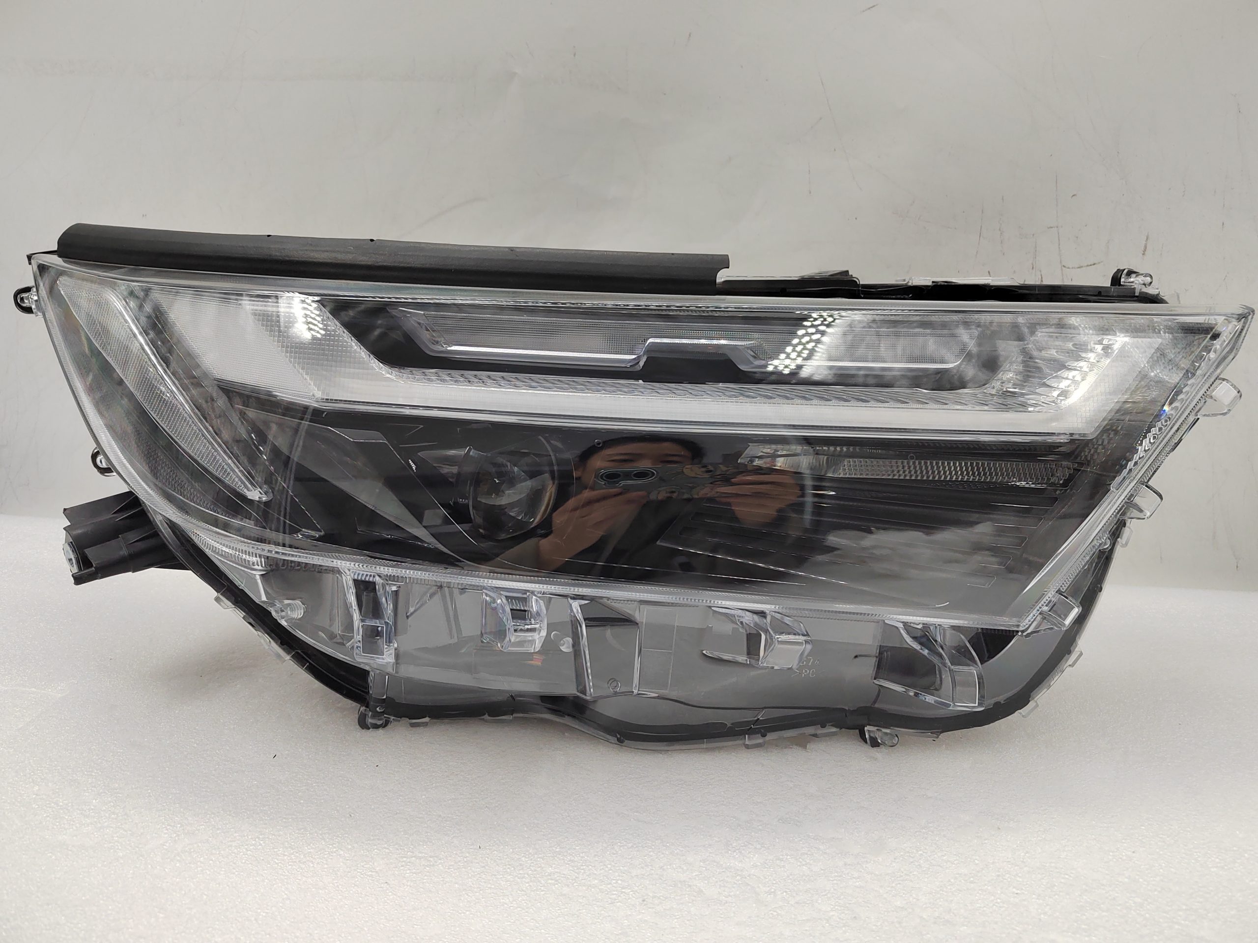 TOYOTA RAV4 2022-2023 LED R.H.S HEADLIGHT ASSEMBLY