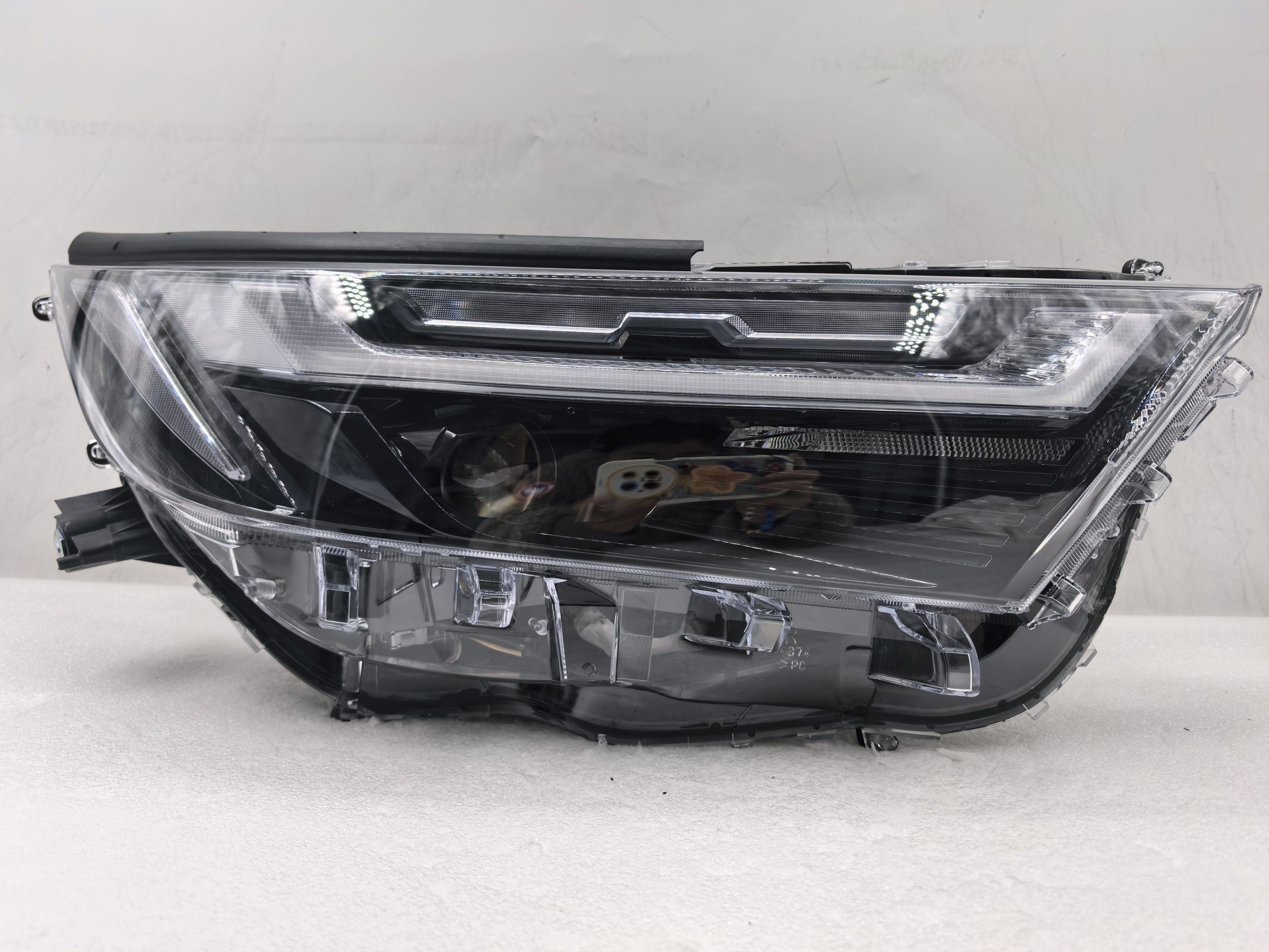 TOYOTA RAV4 2022-2023 LED R.H.S HEADLIGHT ASSEMBLY