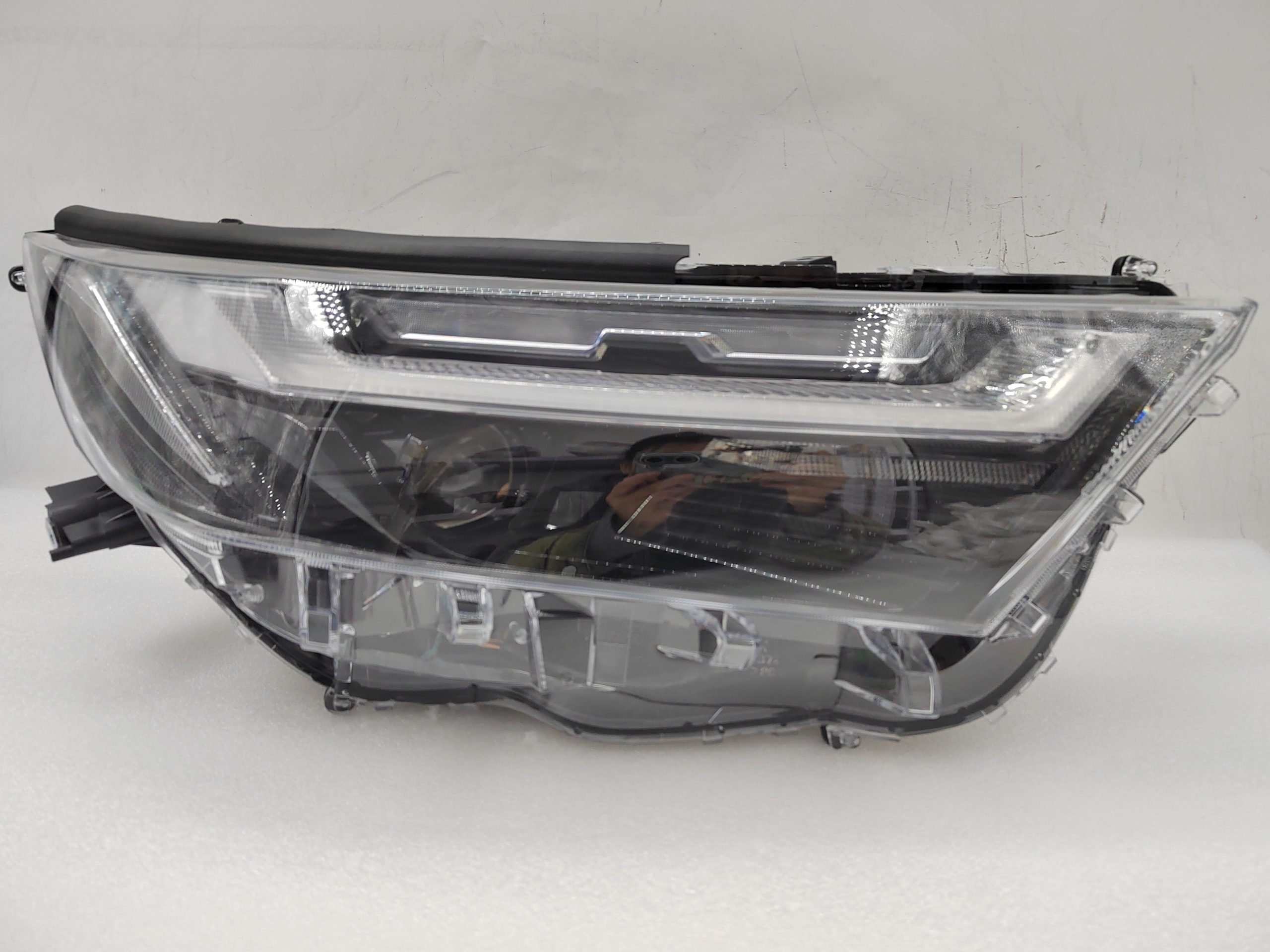 TOYOTA RAV4 2022-2023 LED R.H.S HEADLIGHT ASSEMBLY