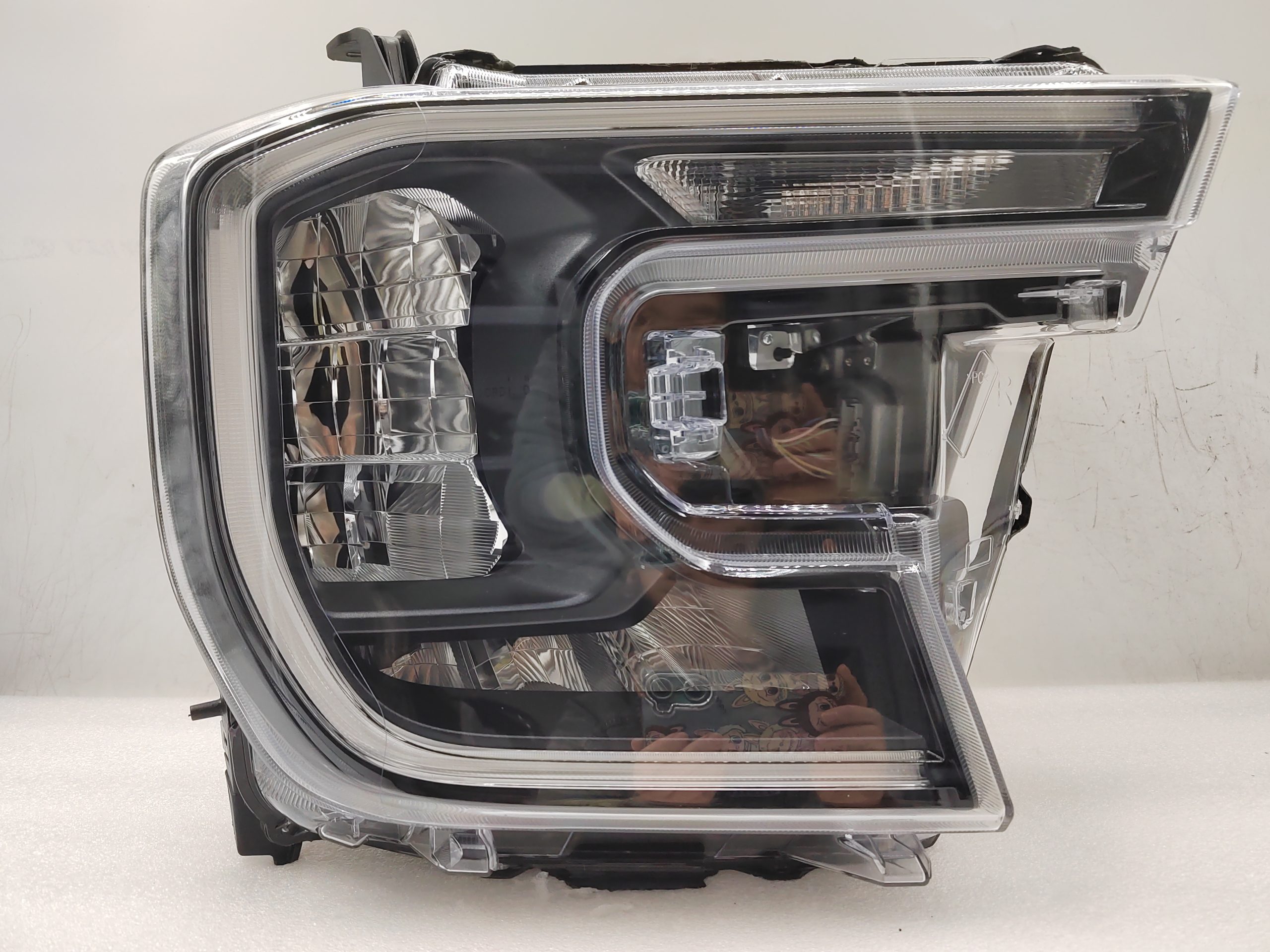 FORD EVEREST RANGER 2022-2024 LED R.H.S HEADLIGHT ASSEMBLY