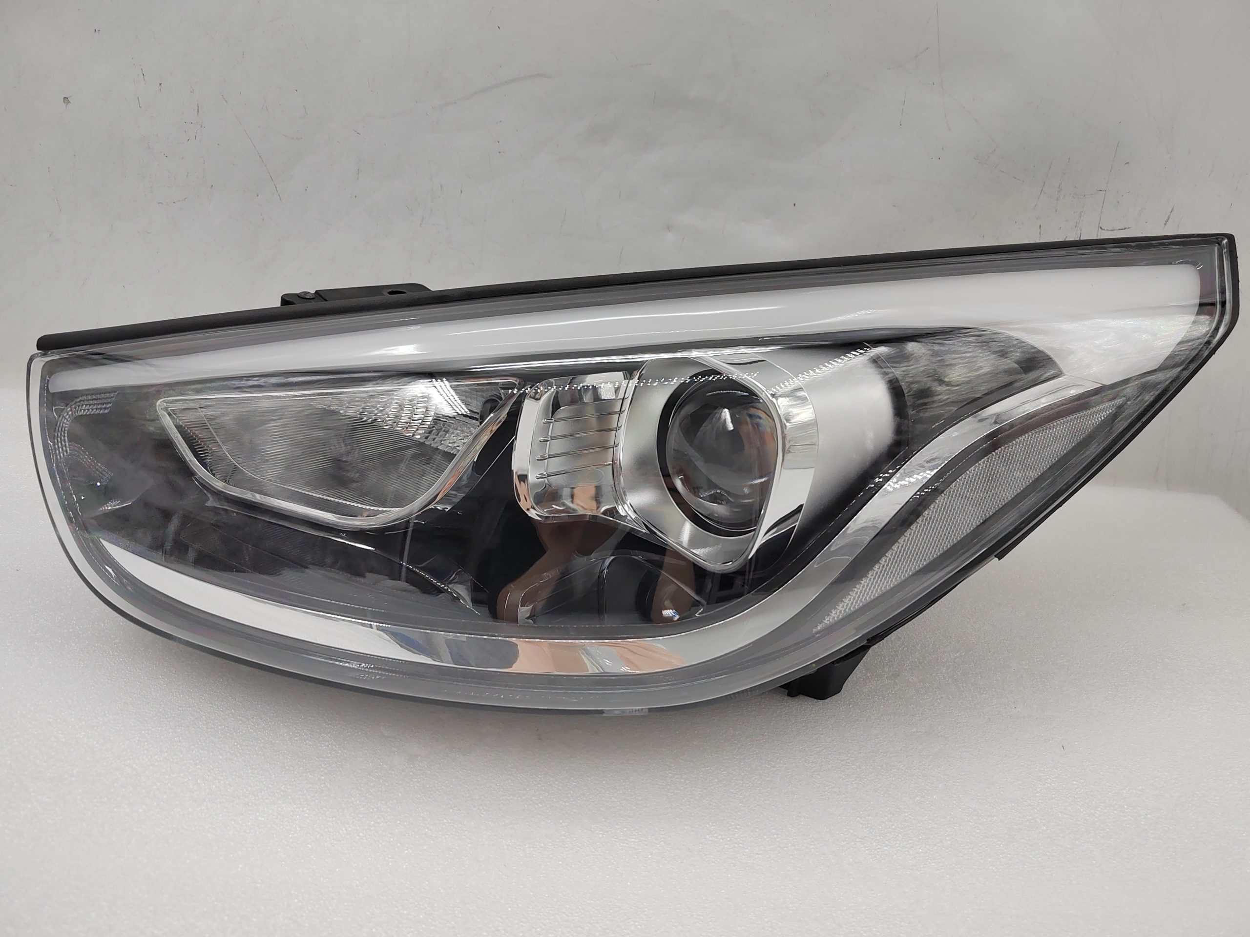 HYUNDAI IX35 SE 2013-2015 HALOGEN L.H.S HEADLIGHT ASSEMBLY