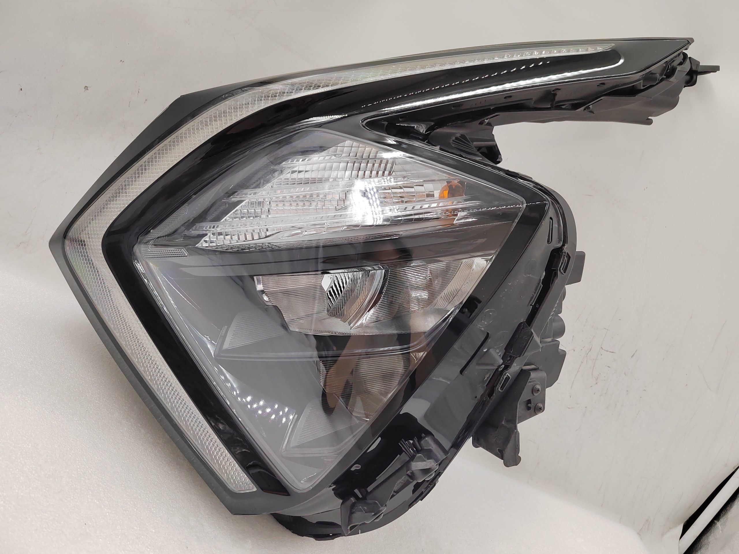 KIA SPORTAGE 2022-2024 LED L.H.S HEADLIGHT ASSEMBLY