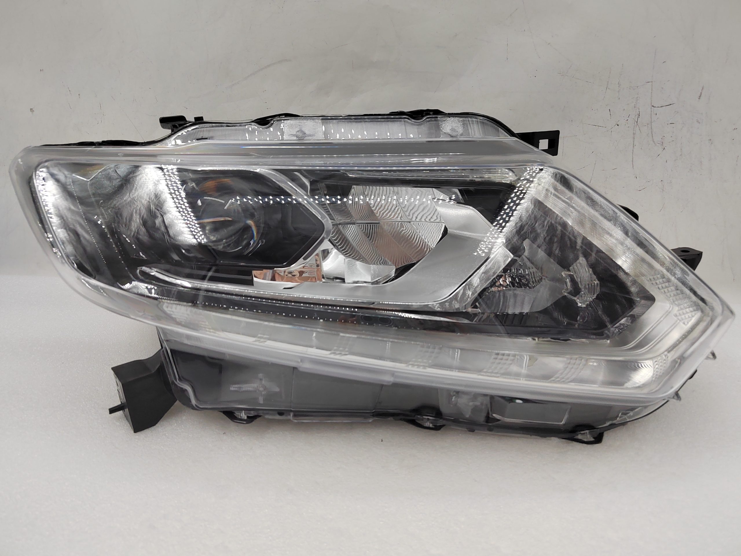 NISSAN X-TRAIL 2014-2016 LED R.H.S HEADLIGHT ASSEMBLY