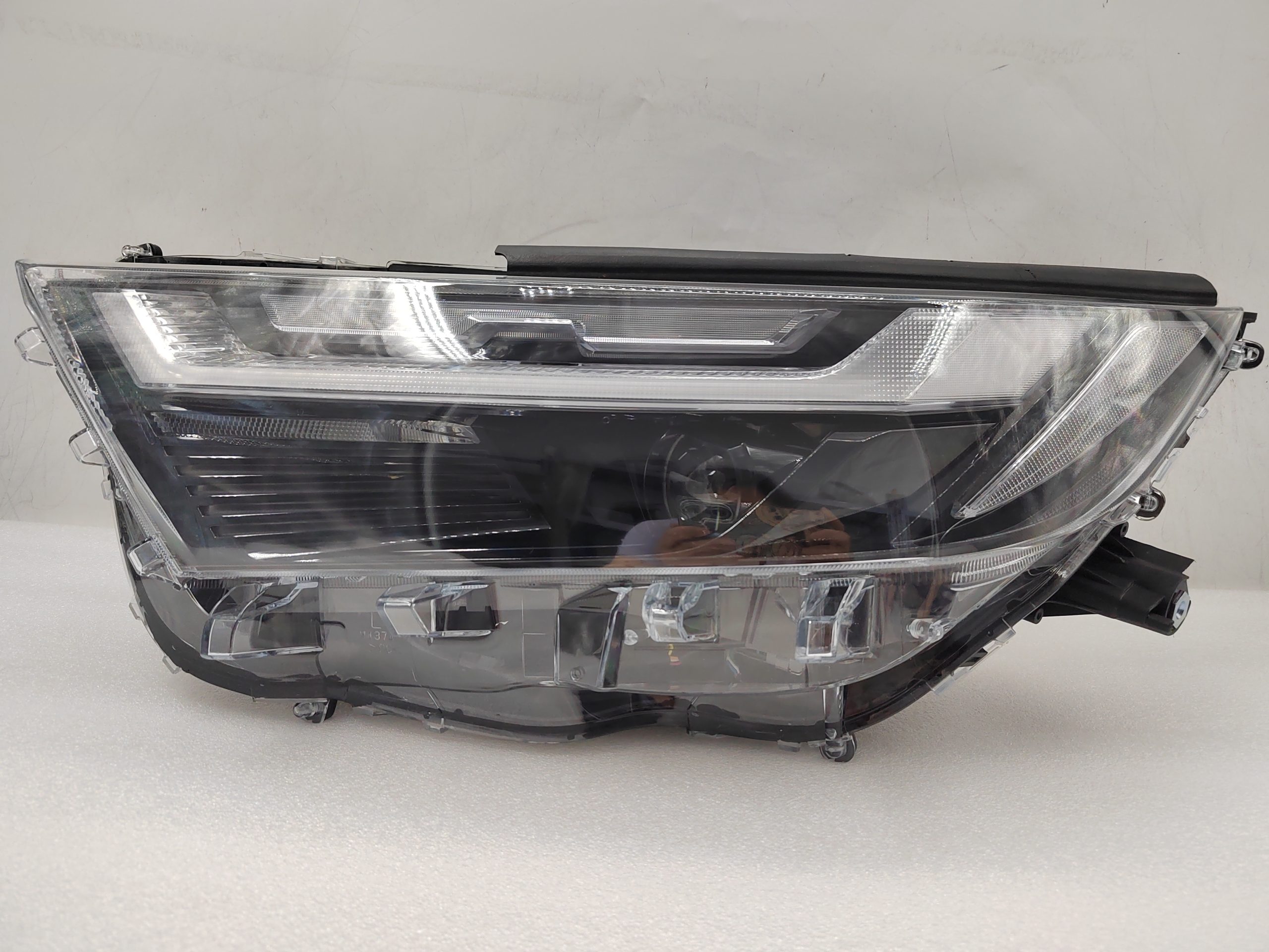 TOYOTA RAV4 2022-2023 LED L.H.S HEADLIGHT ASSEMBLY