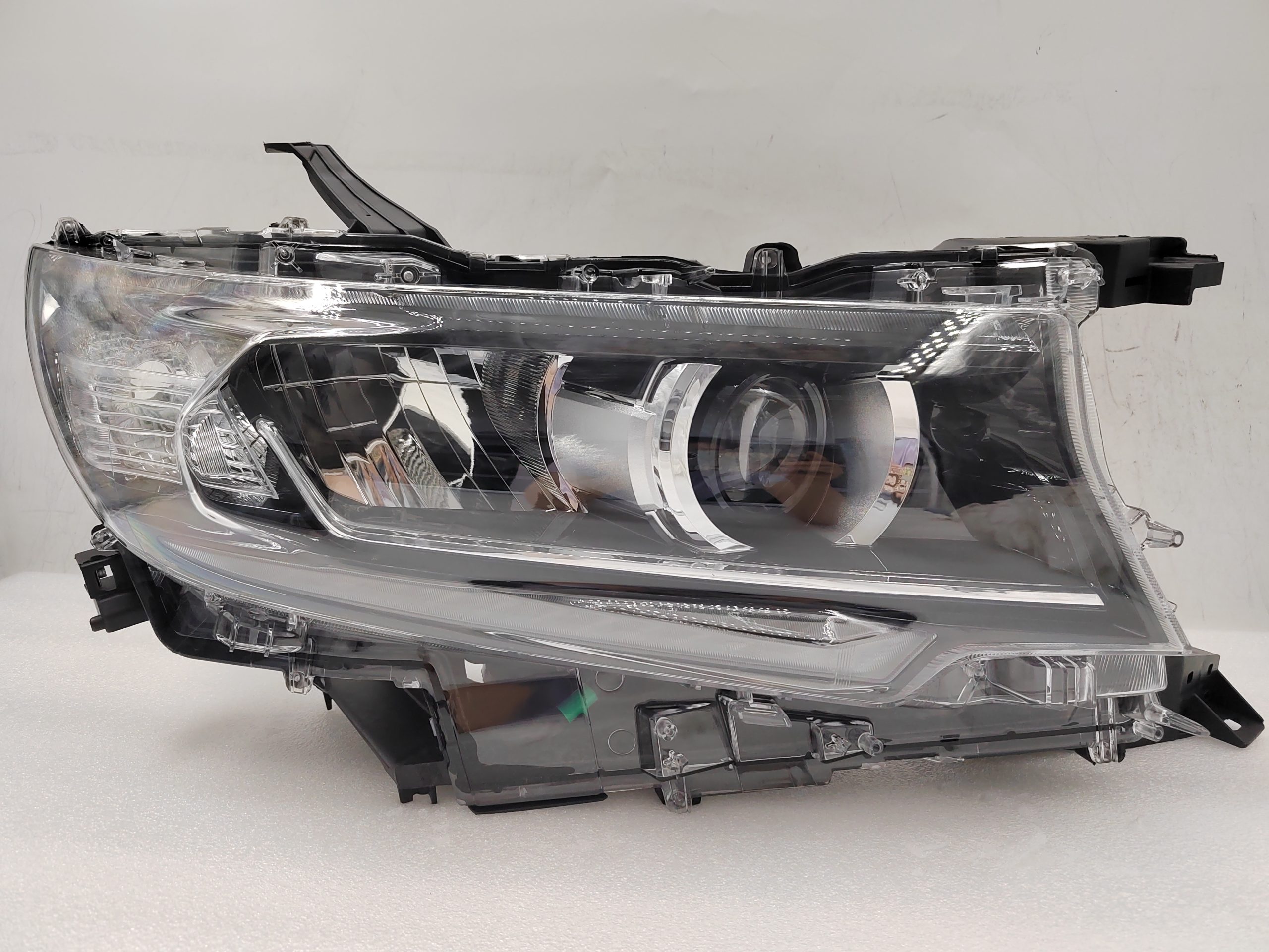 TOYOTA LANDCRUISER PRADO 150 GDJ150R 2018-2022 LED R.H.S HEADLIGHT ASSEMBLY
