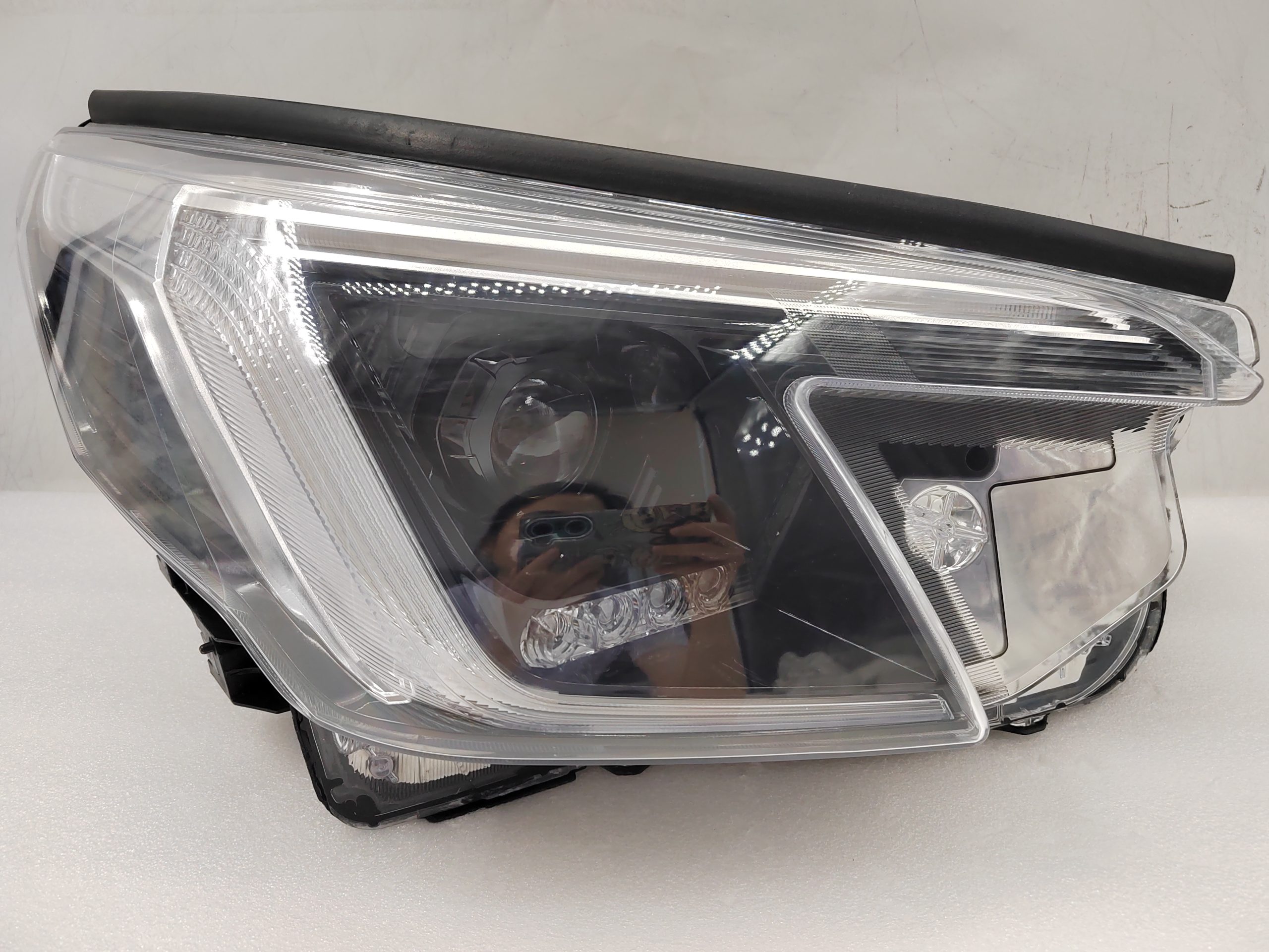 SUBARU FORESTER 2022-2024 LED R.H.S HEADLIGHT ASSEMBLY