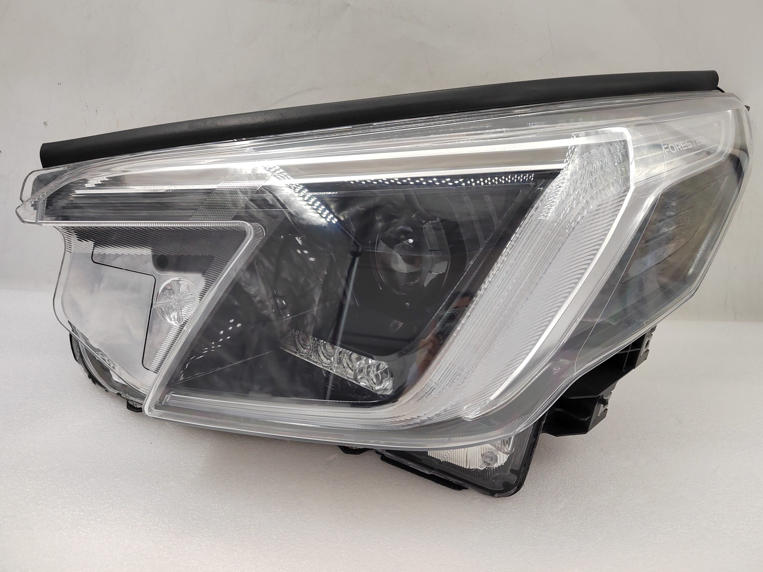 SUBARU FORESTER 2022-2024 LED L.H.S HEADLIGHT ASSEMBLY