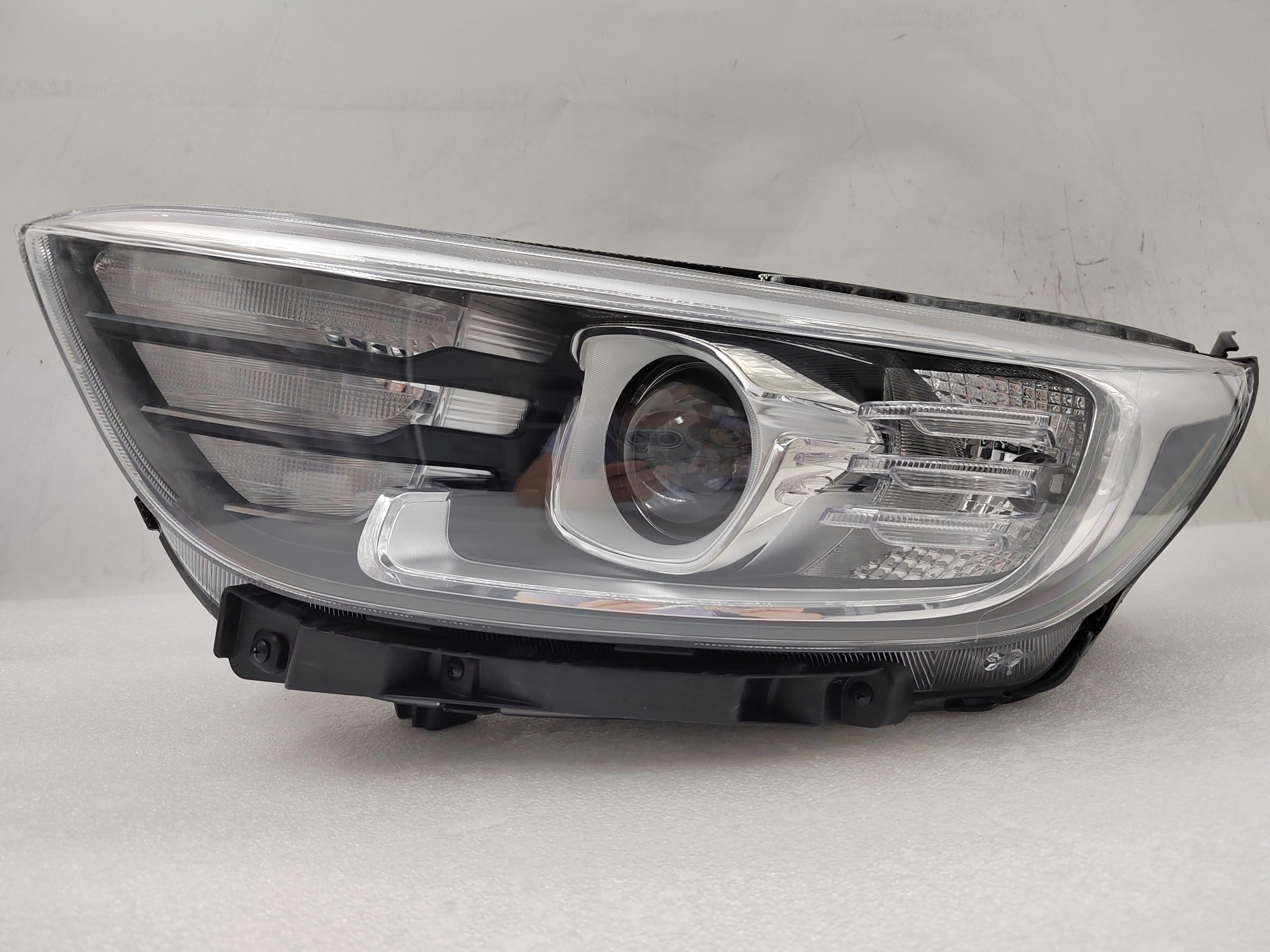 KIA STONIC 2021-2023 HALOGEN L.H.S HEADLIGHT ASSEMBLY