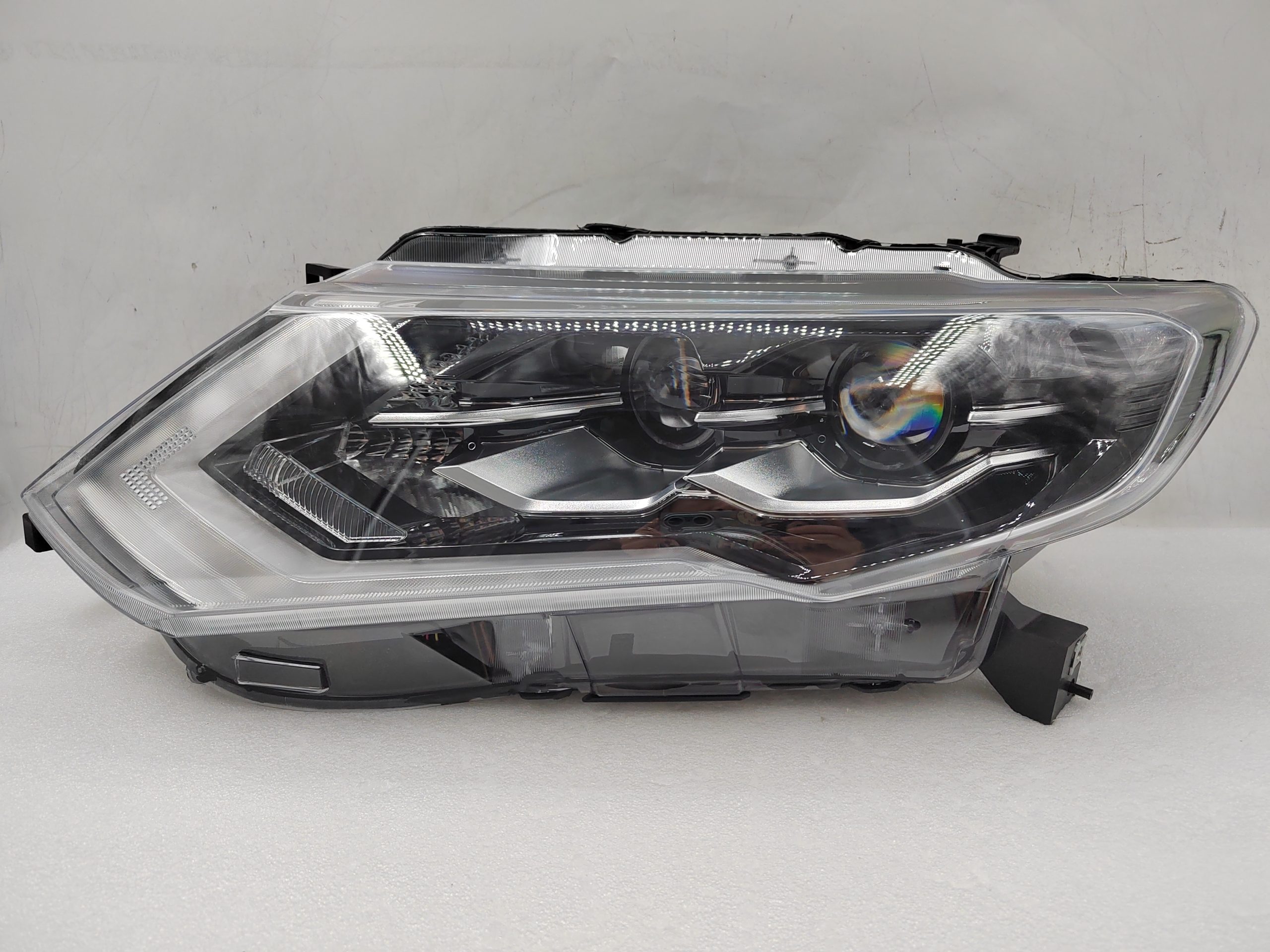 NISSAN X-TRAIL T32 2017-2019 LED L.H.S HEADLIGHT ASSEMBLY