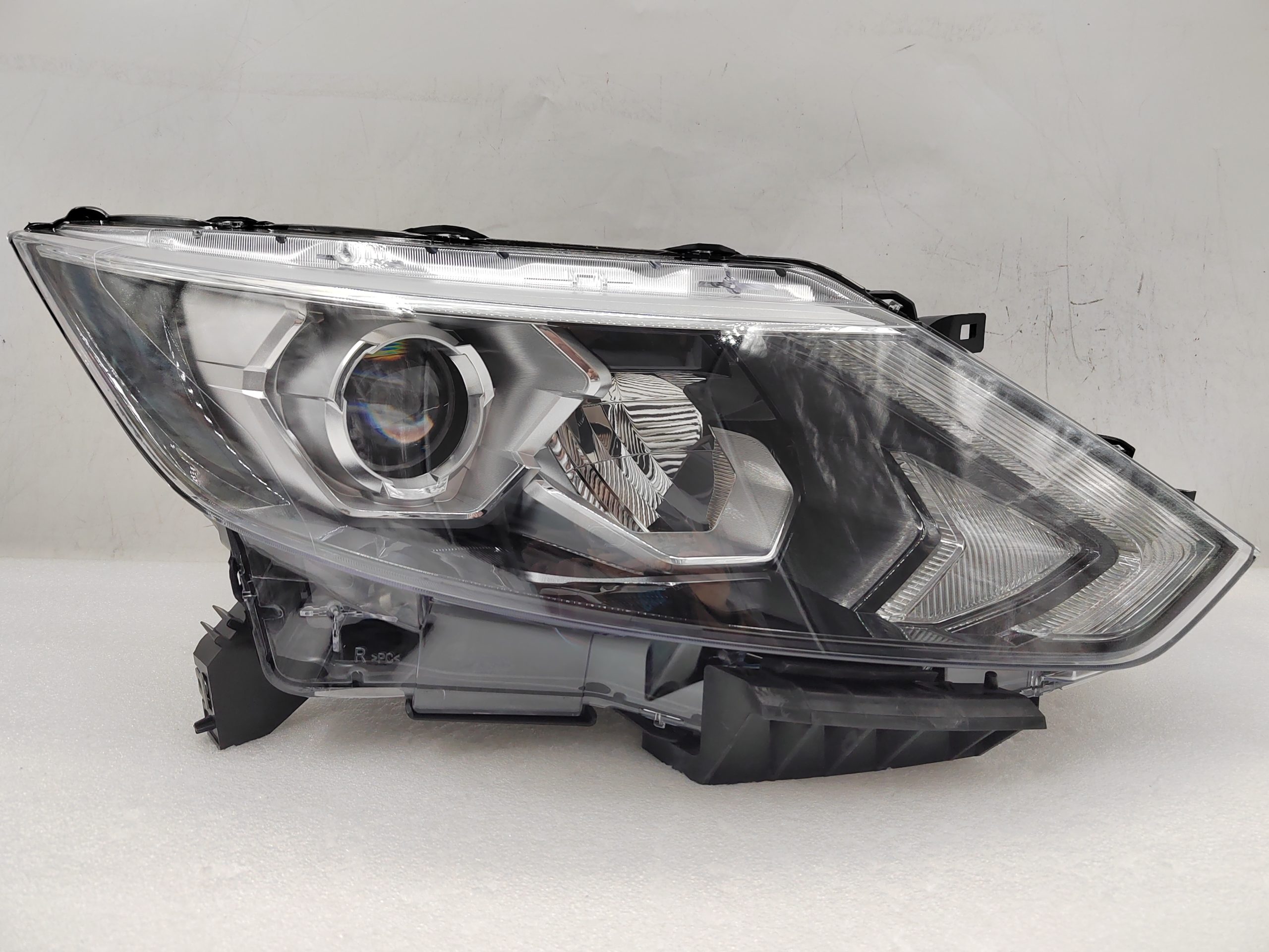 NISSAN QASHQAI J11 2014-2016 LED R.H.S HEADLIGHT ASSEMBLY