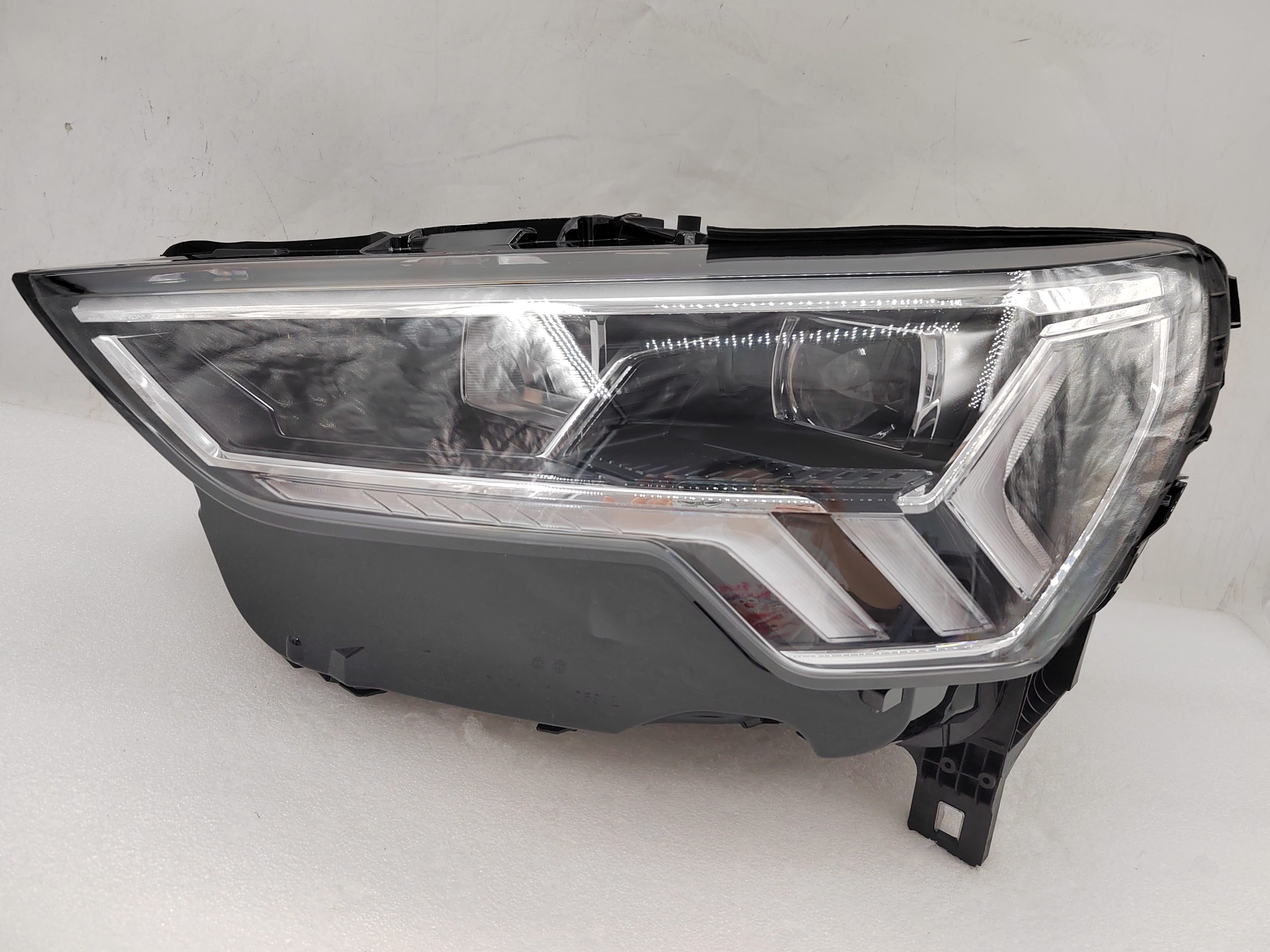 AUDI Q3 83A 2019-2023 LED L.H.S HEADLIGHT ASSEMBLY