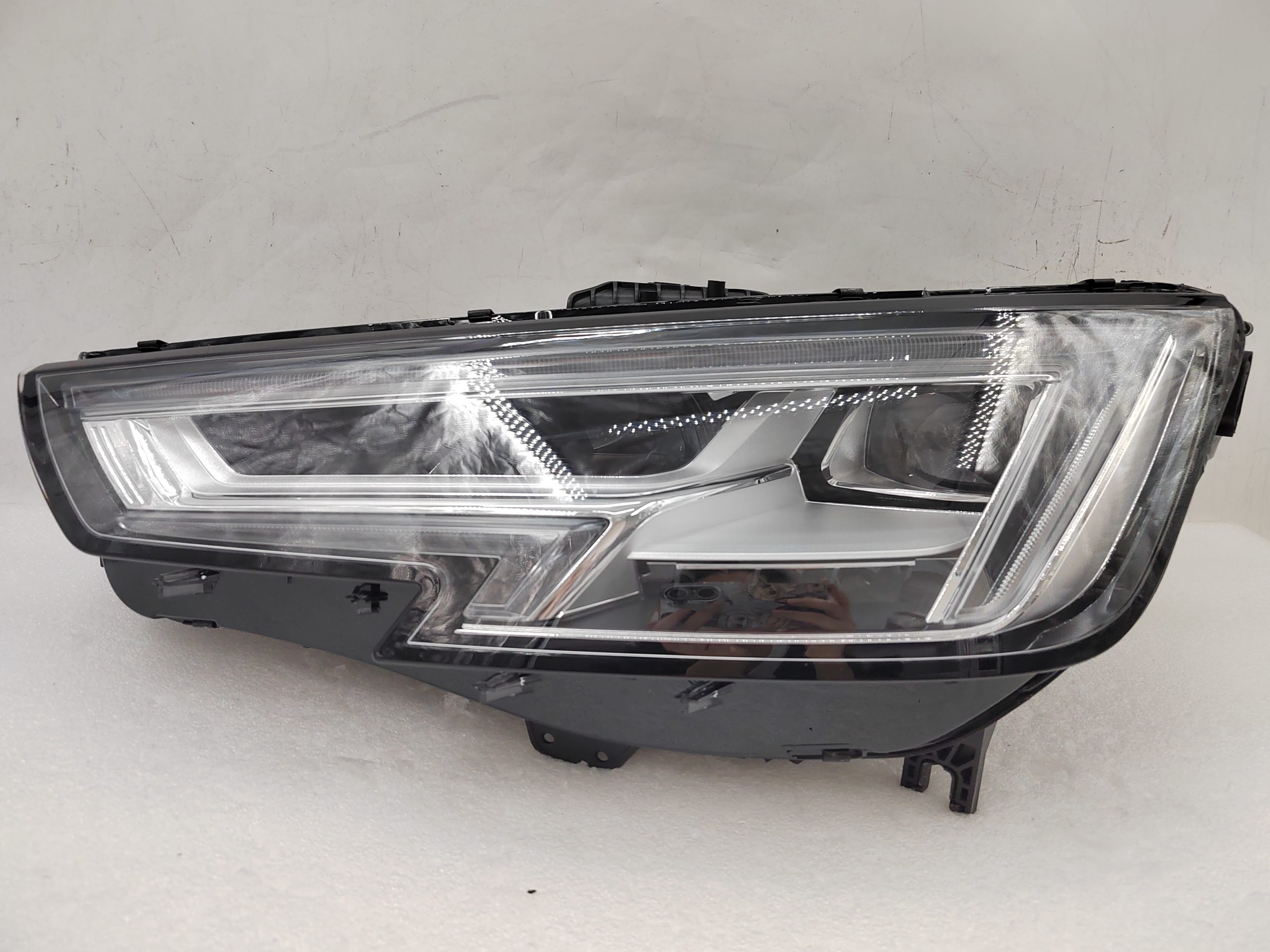 AUDI A4 2015-2019 LED L.H.S HEADLIGHT ASSEMBLY