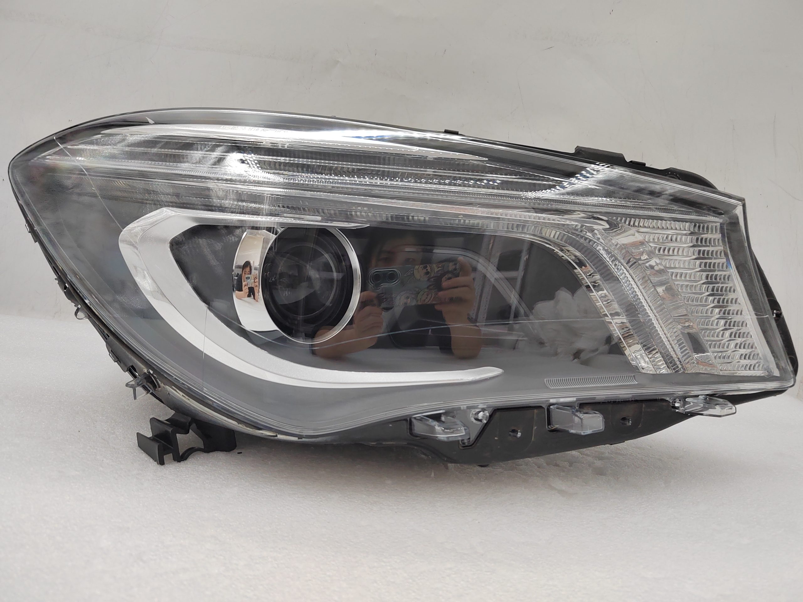 MERCEDES-BENZ CLA-CLASS W117 CLA250 2012-2015 XENON R.H.S HEADLIGHT ASSEMBLY