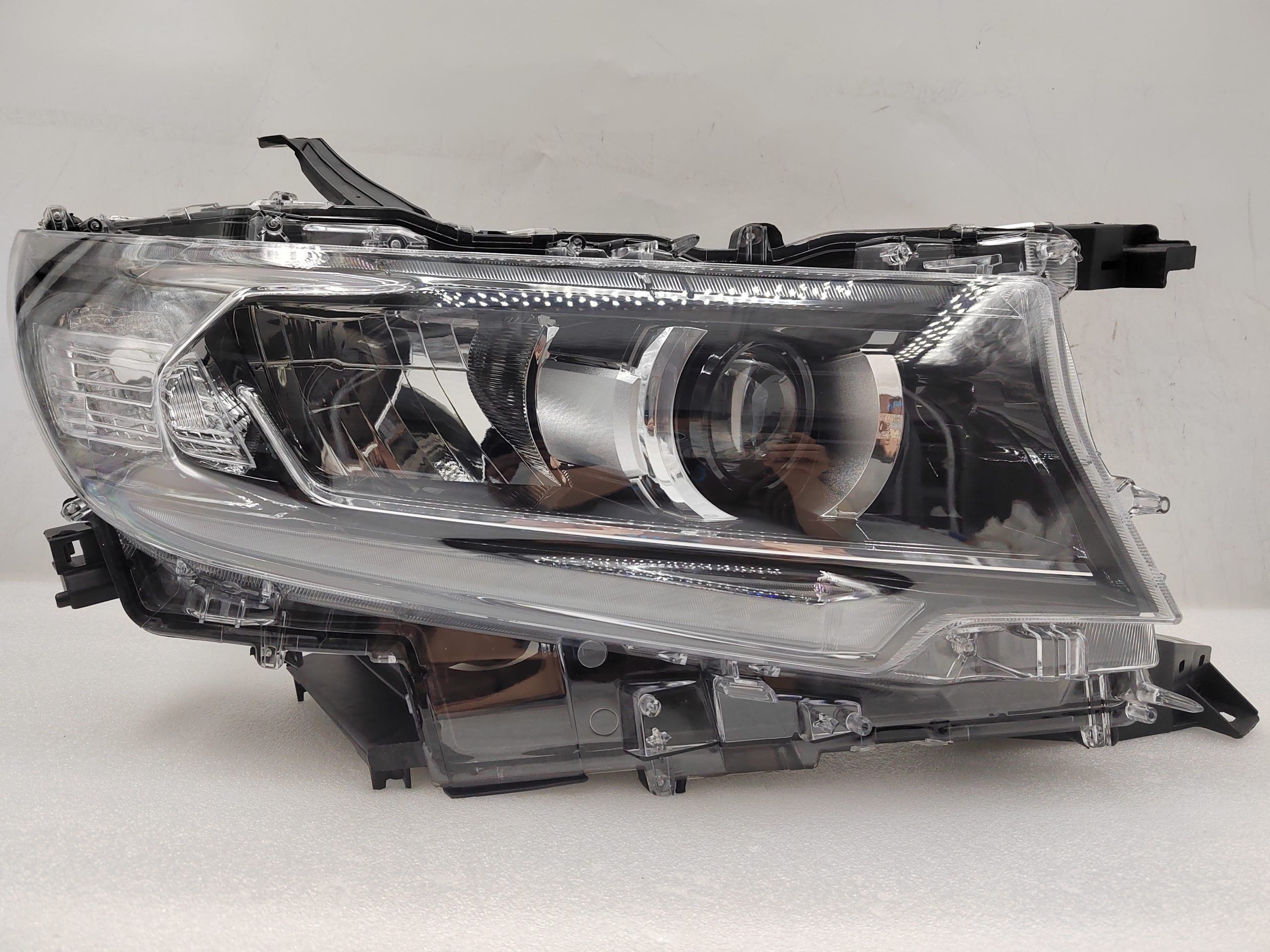 TOYOTA LANDCRUISER PRADO 150 GDJ150R 2018-2022 LED R.H.S HEADLIGHT ASSEMBLY