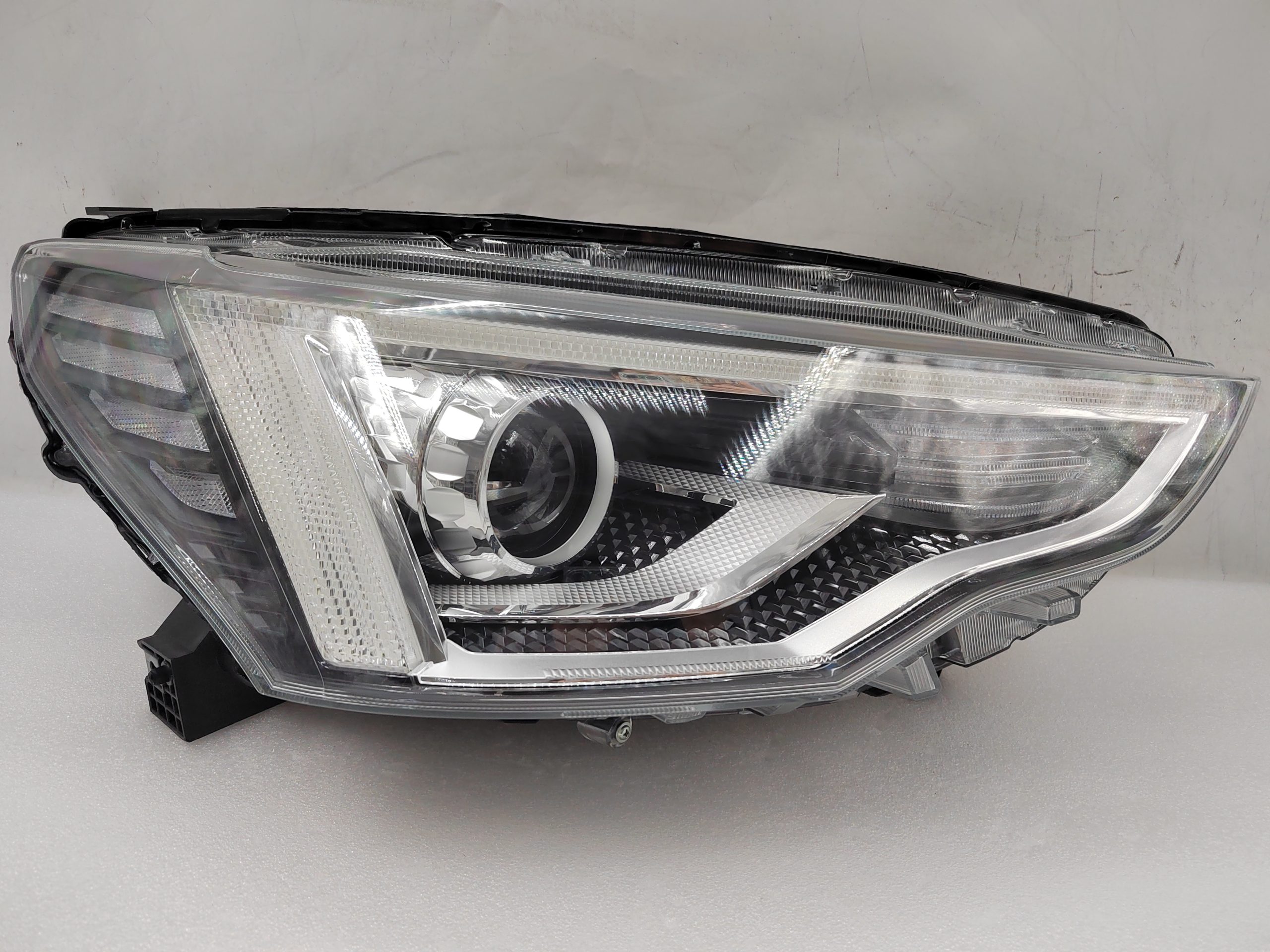 GREAT WALL HAVAL JOLION 2021-2023 HALOGEN R.H.S HEADLIGHT ASSEMBLY