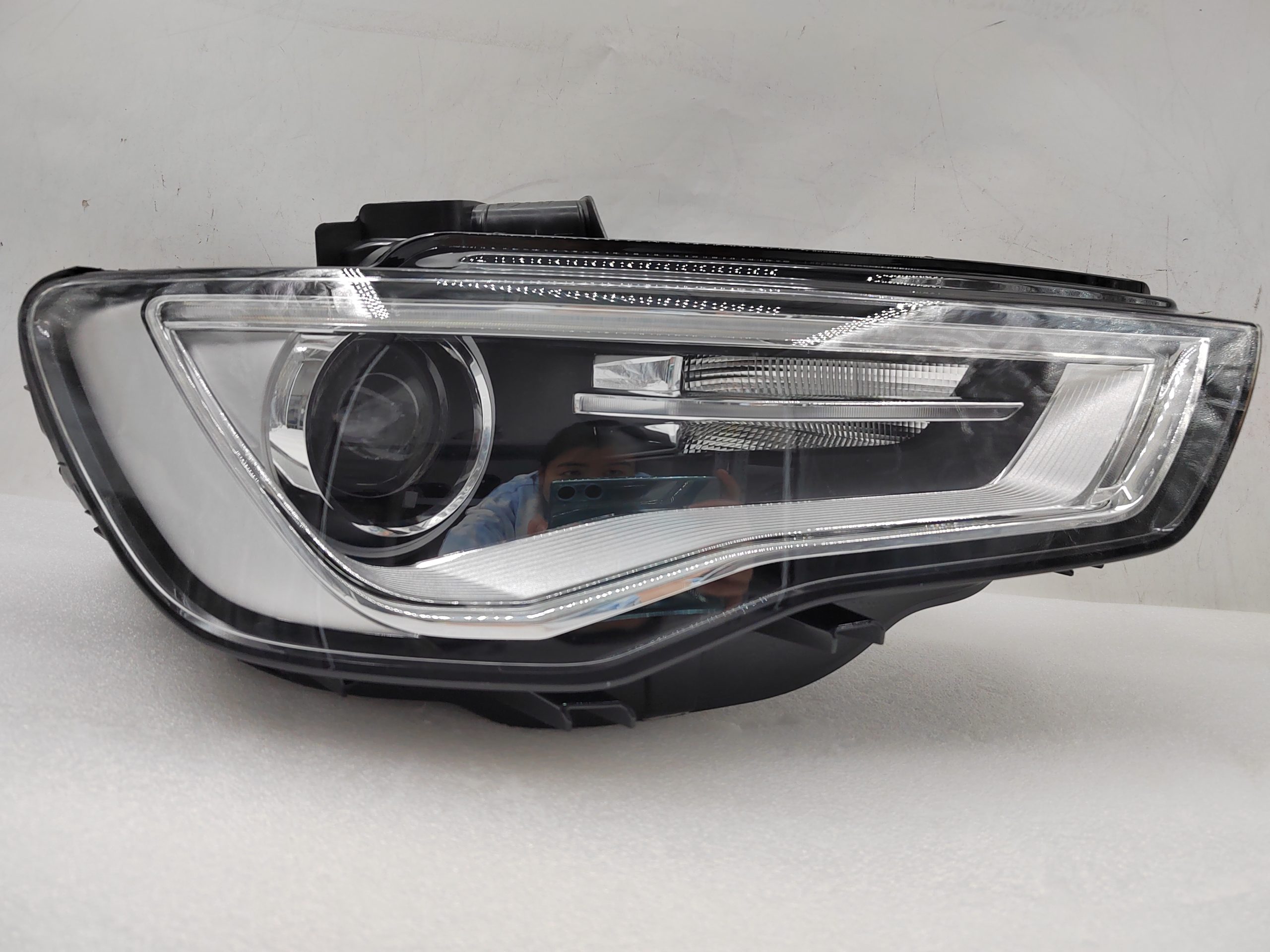 AUDI A3 8V 2013-2015 XENON R.H.S HEADLIGHT ASSEMBLY