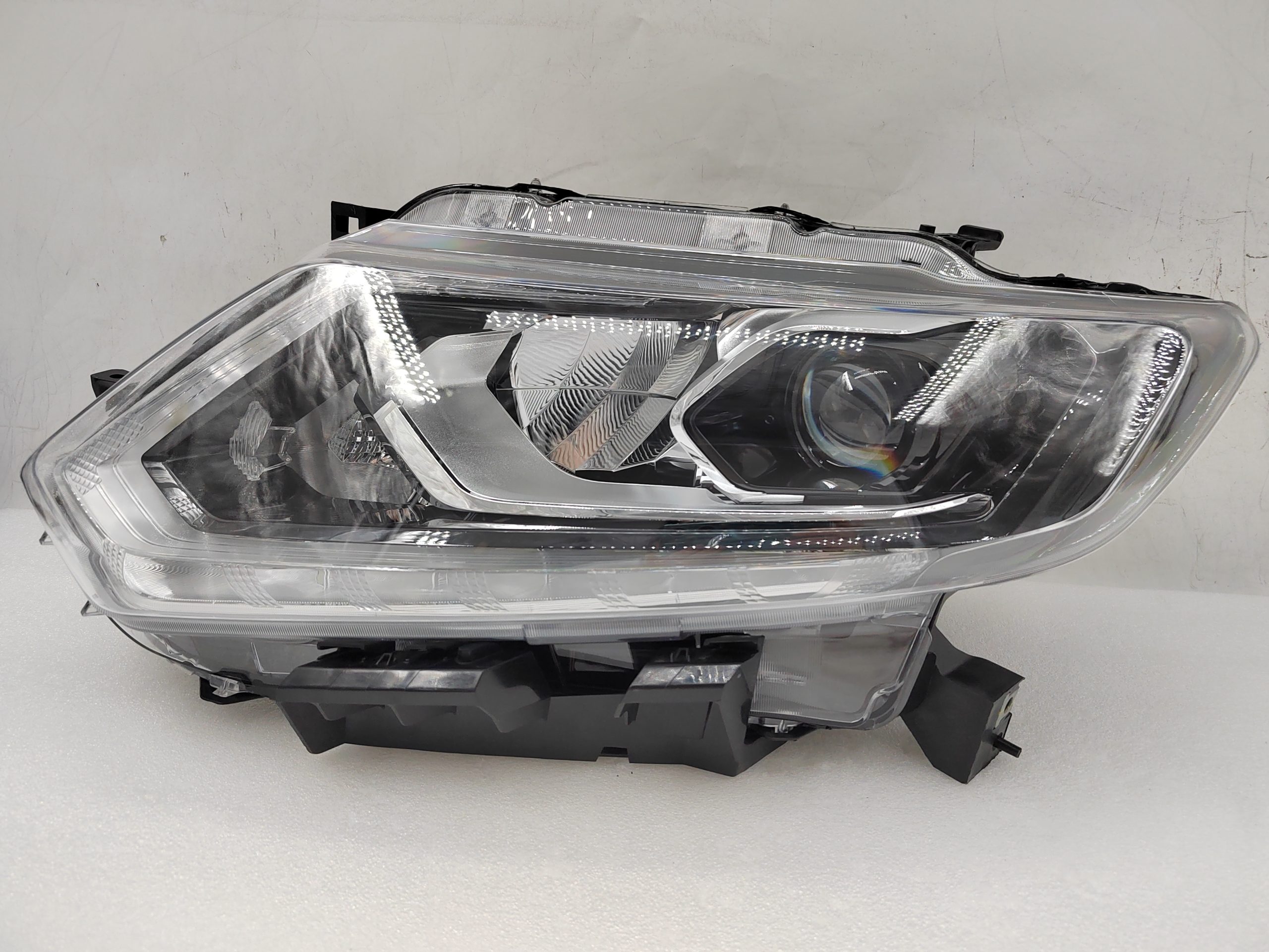 NISSAN X-TRAIL 2014-2016 LED L.H.S HEADLIGHT ASSEMBLY