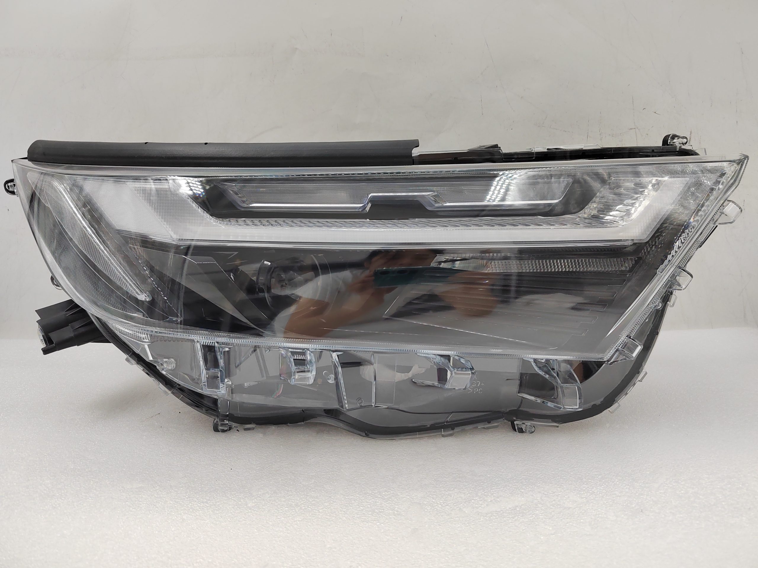 TOYOTA RAV4 2022-2023 LED R.H.S HEADLIGHT ASSEMBLY