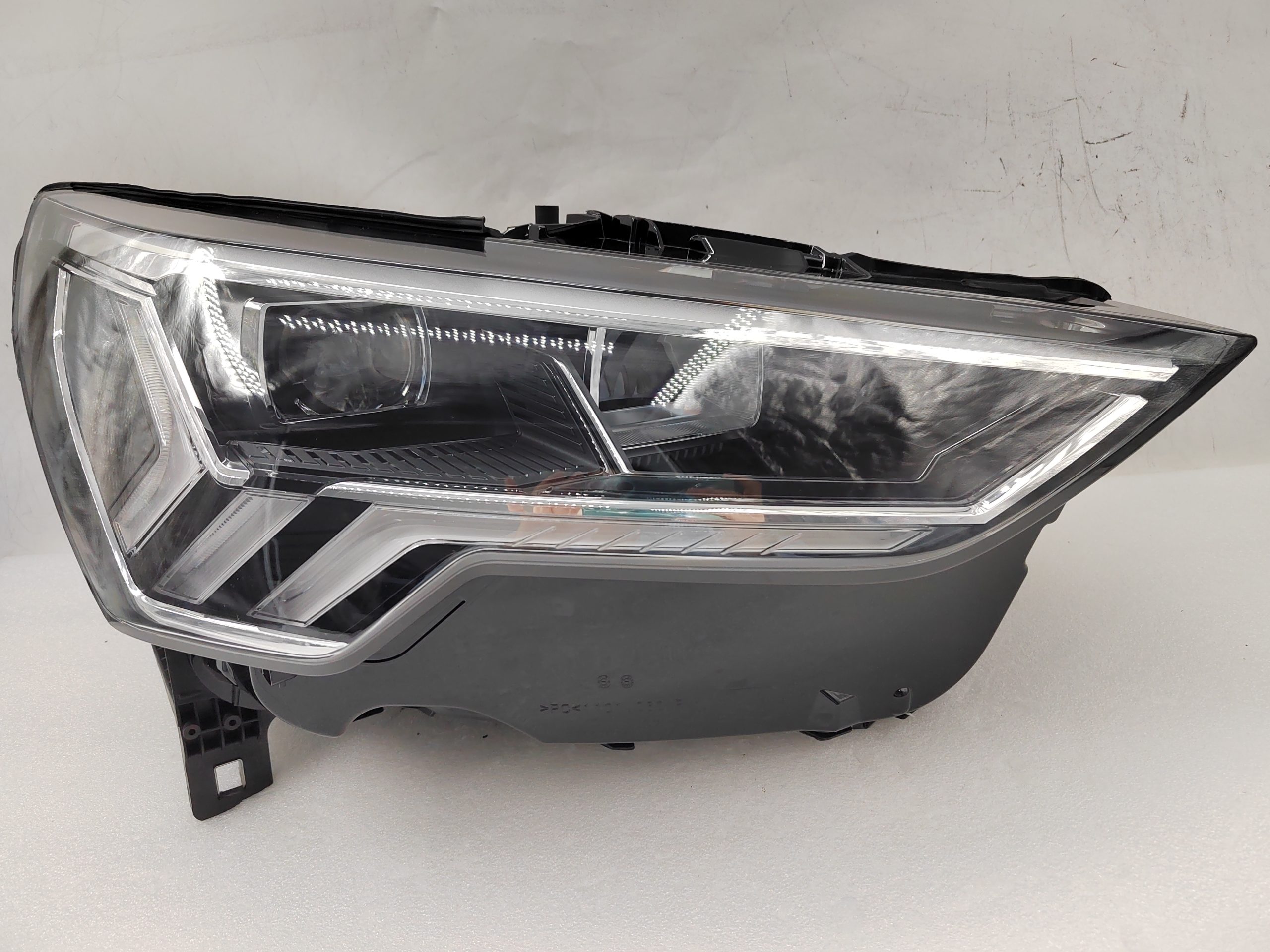 AUDI Q3 83A 2019-2023 LED R.H.S HEADLIGHT ASSEMBLY