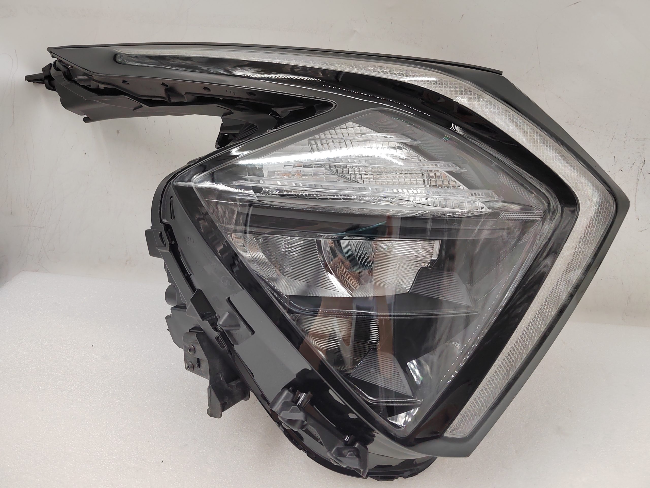 KIA SPORTAGE 2022-2024 LED R.H.S HEADLIGHT ASSEMBLY