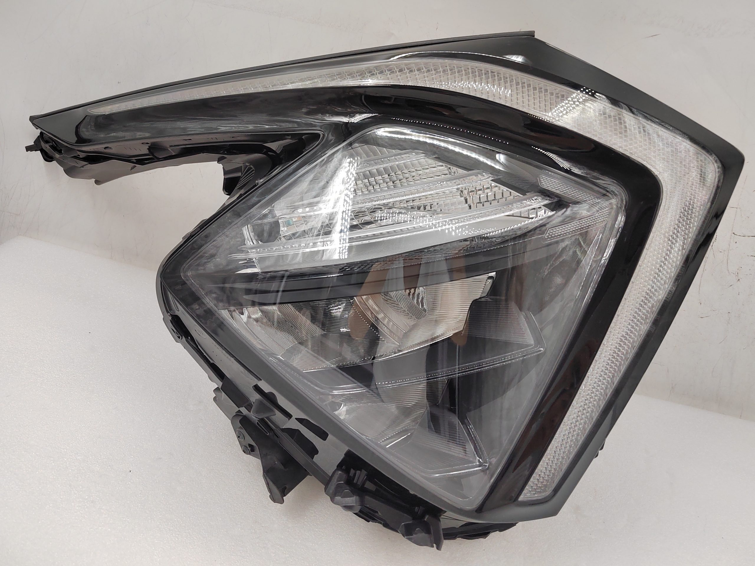 KIA SPORTAGE 2022-2024 LED R.H.S HEADLIGHT ASSEMBLY