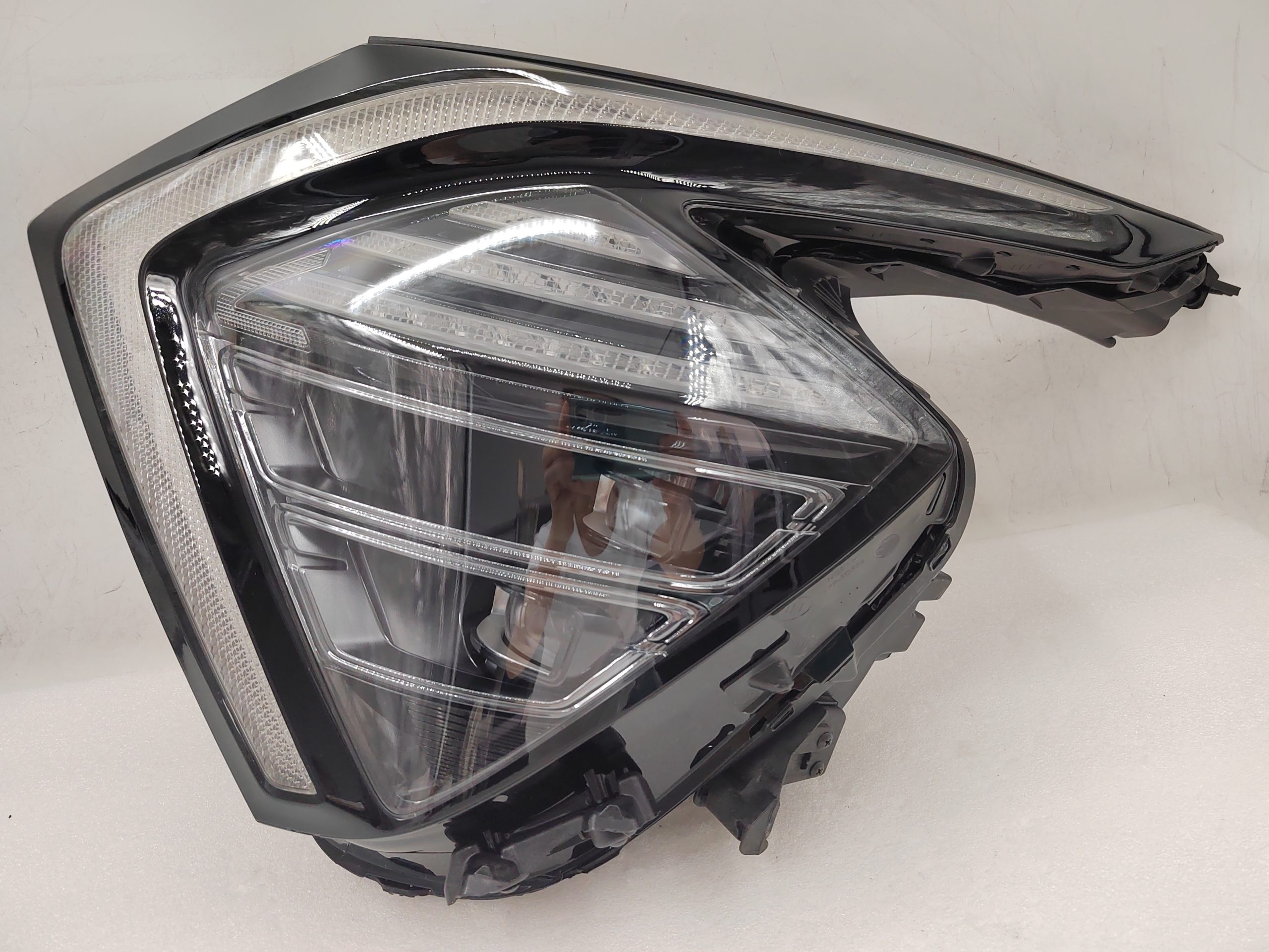 KIA SPORTAGE 2022-2024 LED L.H.S HEADLIGHT ASSEMBLY