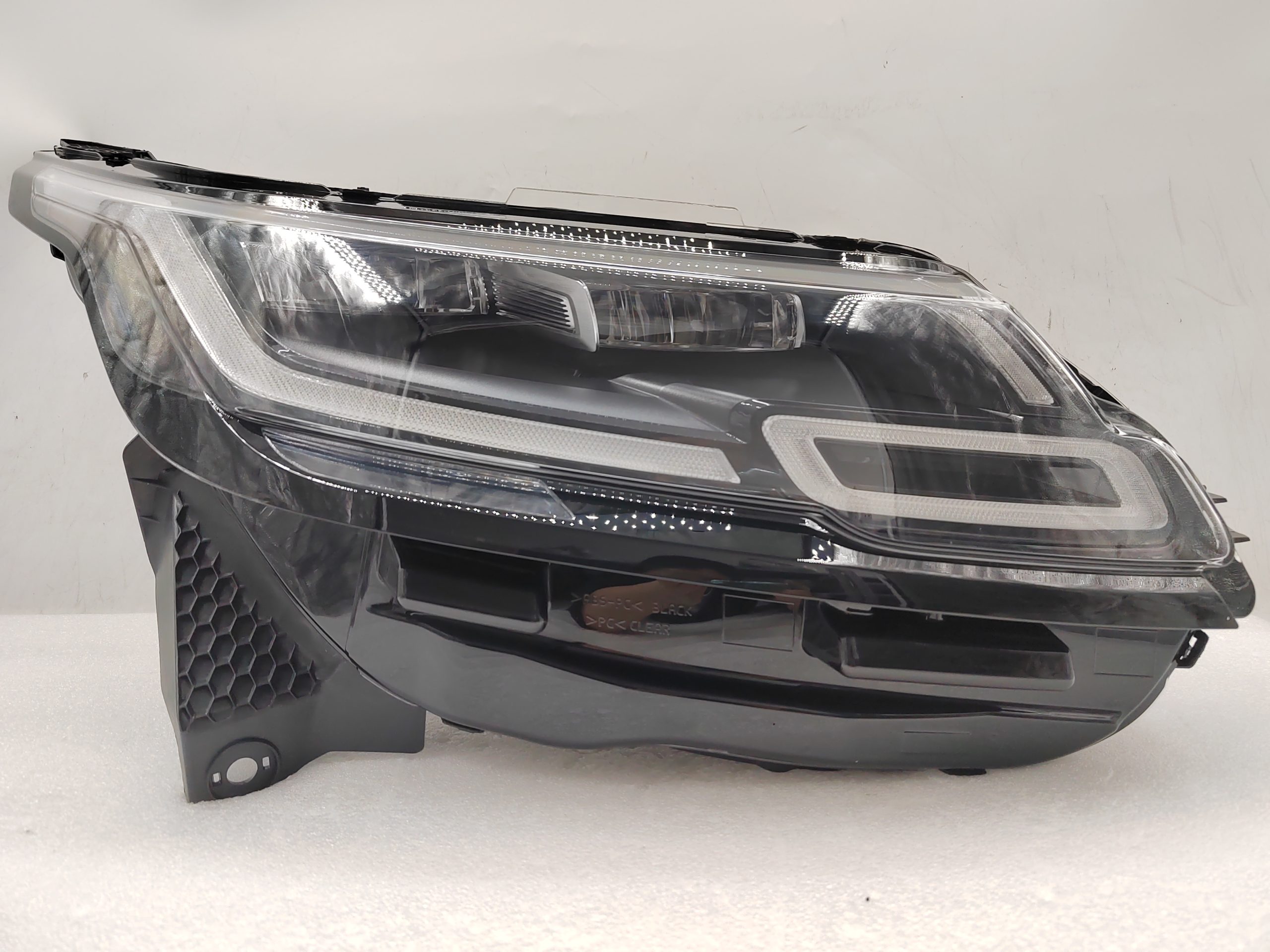 LAND ROVER RANGE ROVER VELAR 2017-2023 LED R.H.S HEADLIGHT ASSEMBLY