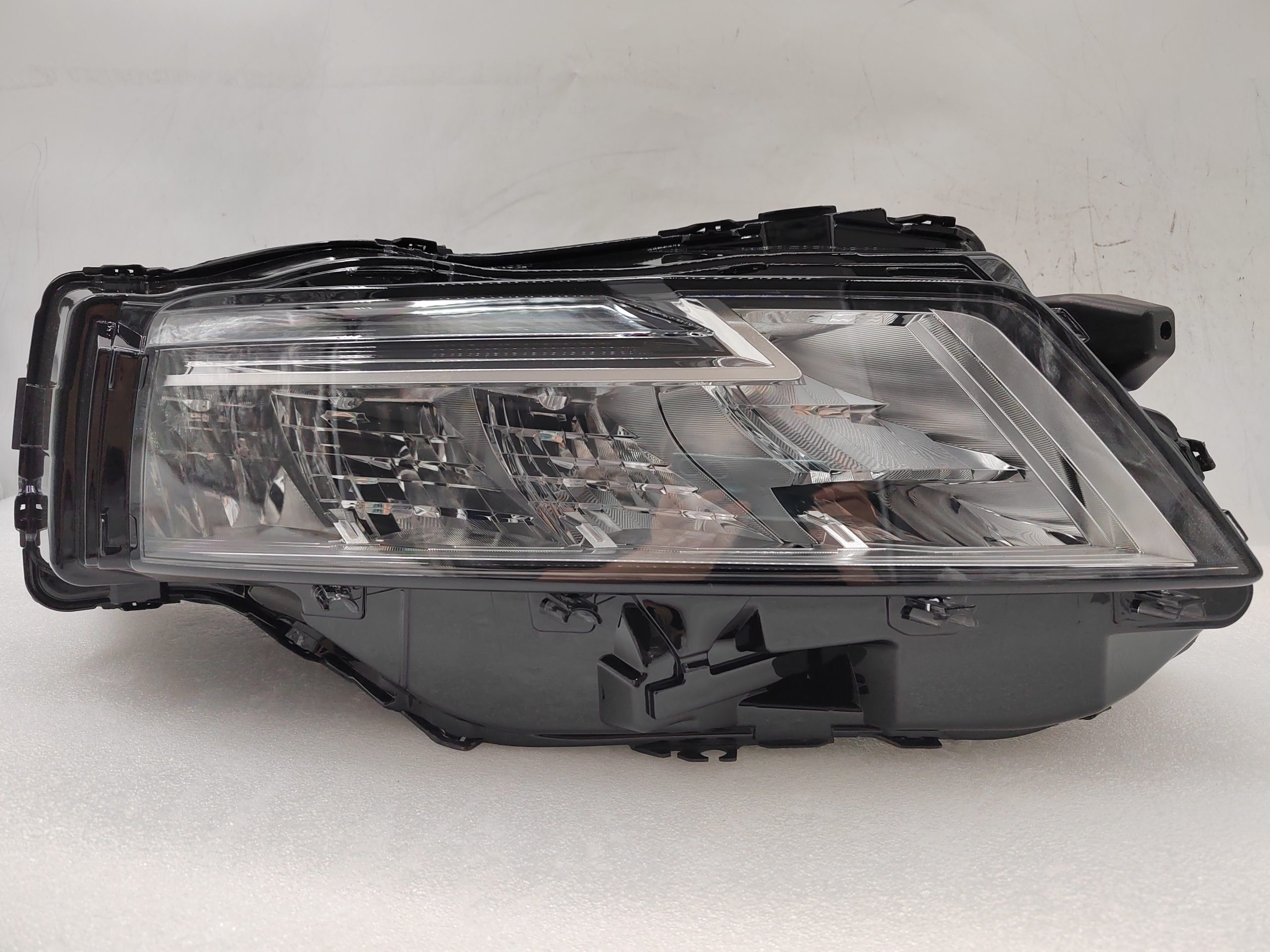 NISSAN X-TRAIL/ROGUE 2021-2023 LED R.H.S HEADLIGHT ASSEMBLY
