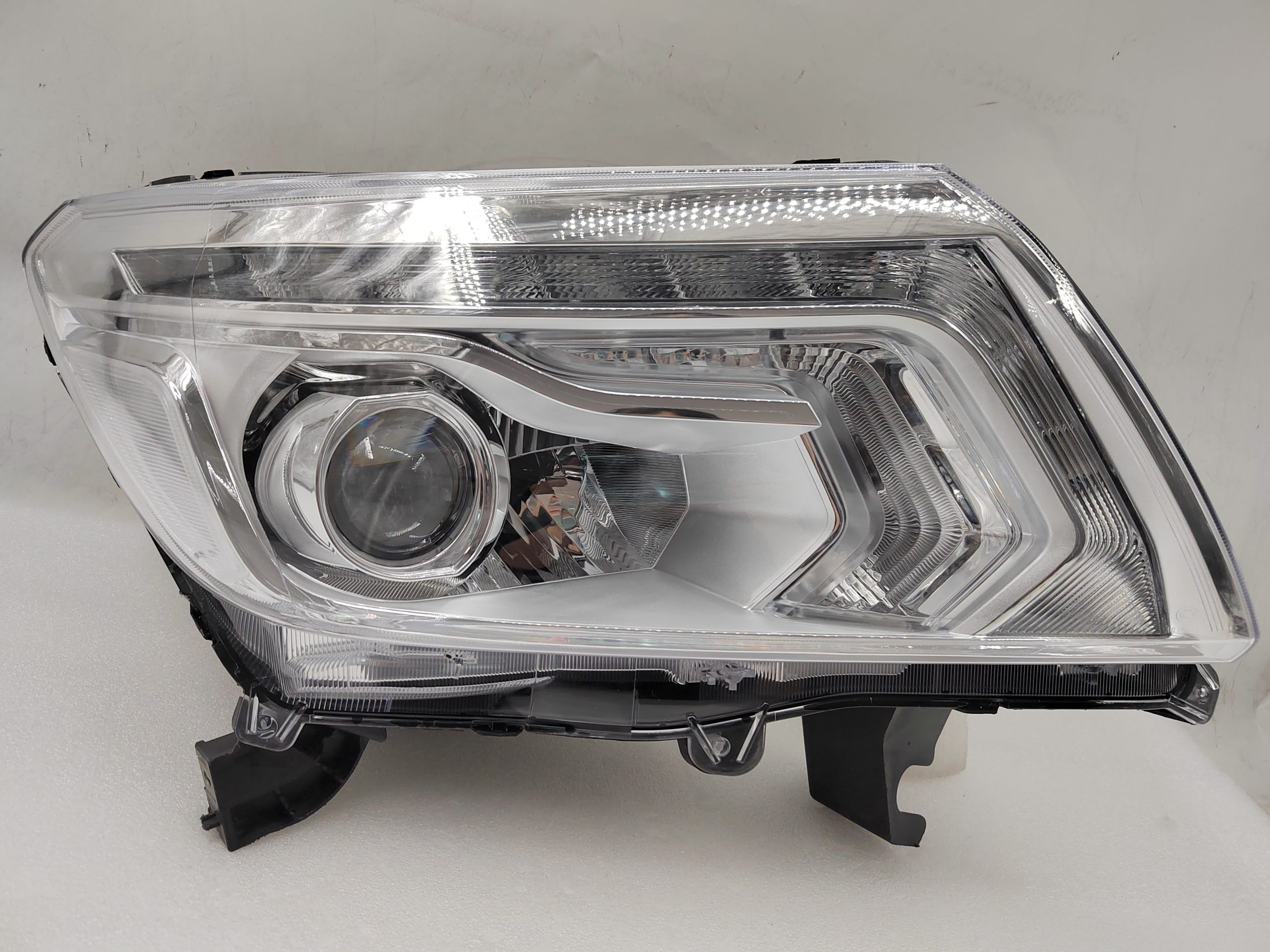 NISSAN NAVARA NP300 2015-2020 LED R.H.S HEADLIGHT ASSEMBLY