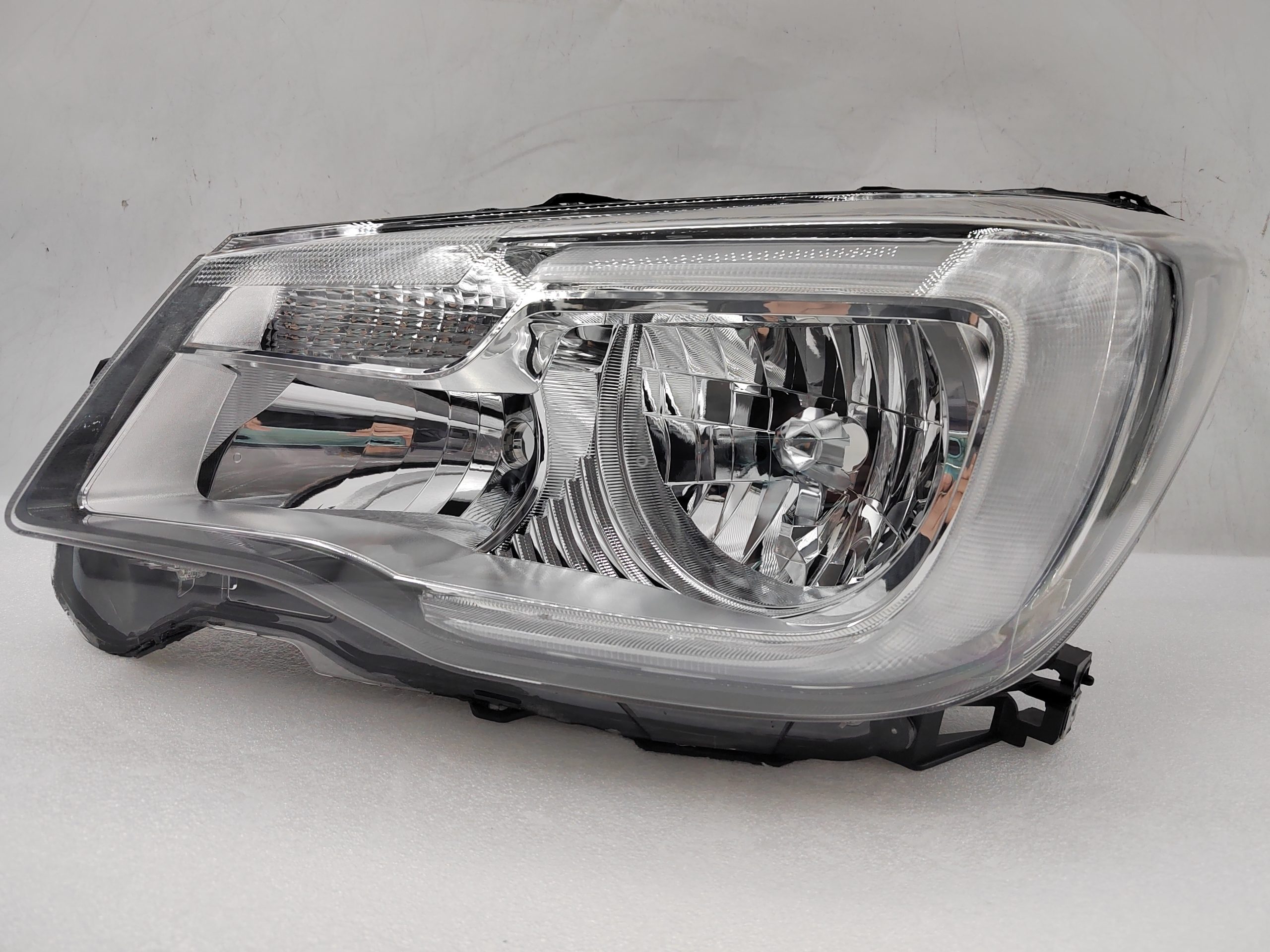 SUBARU FORESTER 2016-2018 HALOGEN L.H.S HEADLIGHT ASSEMBLY