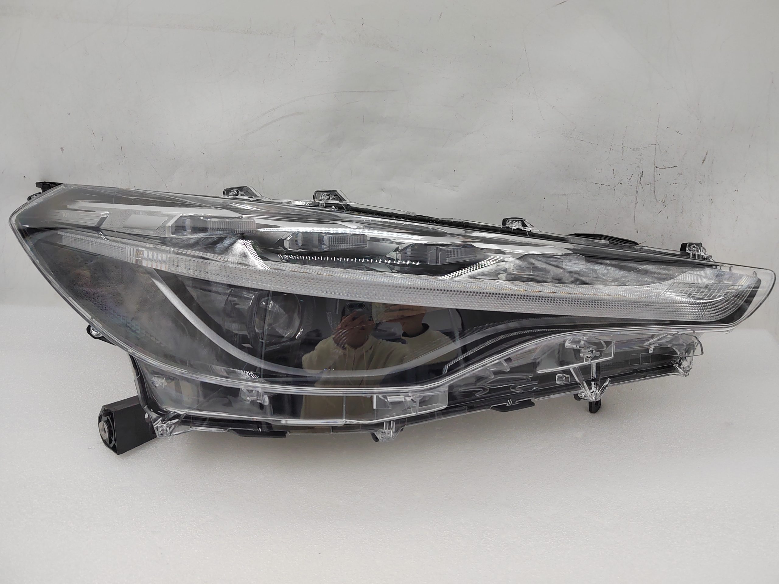 TOYOTA COROLLA CROSS 2021-2023 LED R.H.S HEADLIGHT ASSEMBLY